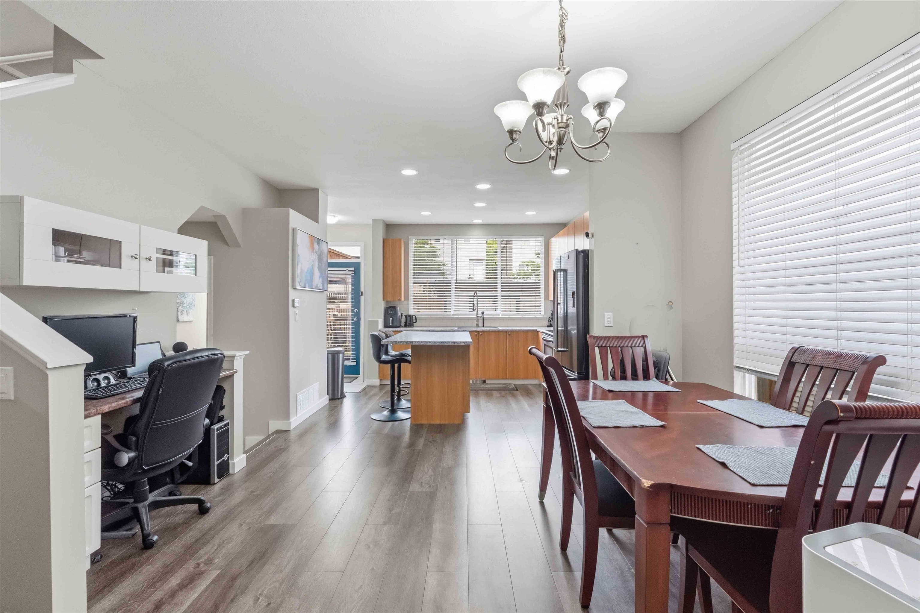 10288 243 Street, Maple Ridge, V2W 1Y2 — photo 5