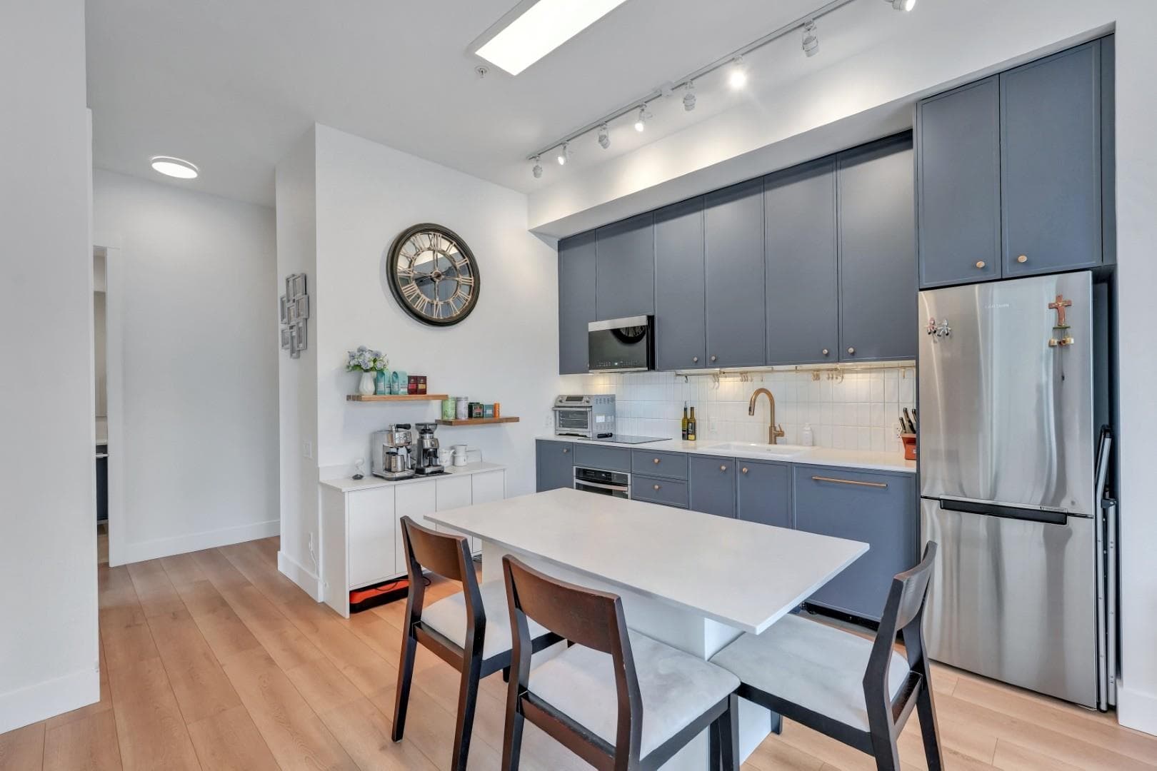 404 - 718 Edgar Avenue, Coquitlam, V3K 0H2 — photo 4