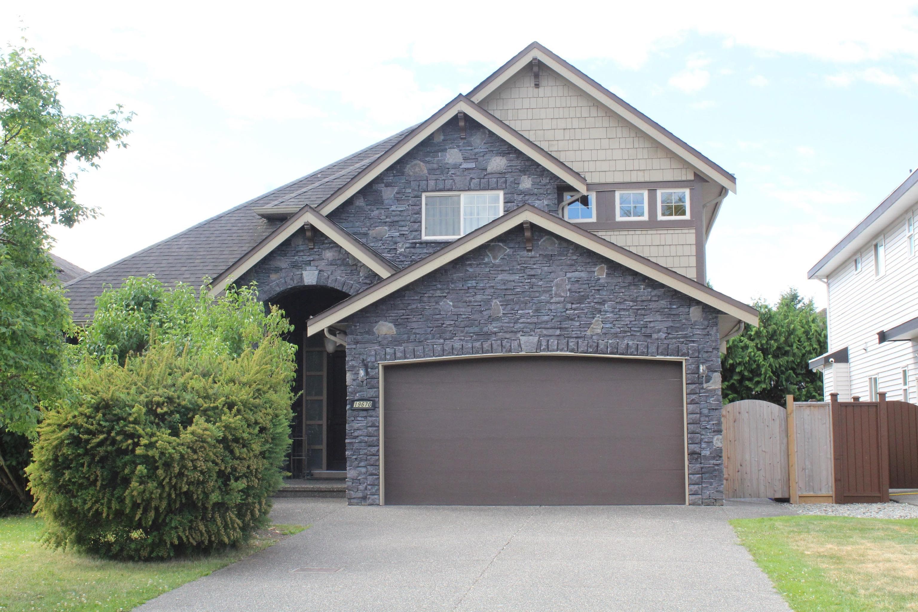 Upper Two Level - 19670 71a Avenue, Langley
