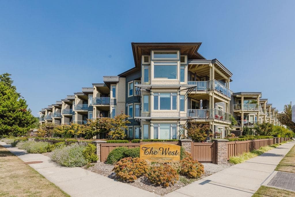 241 - 5160 Davis Bay Road, Sechelt