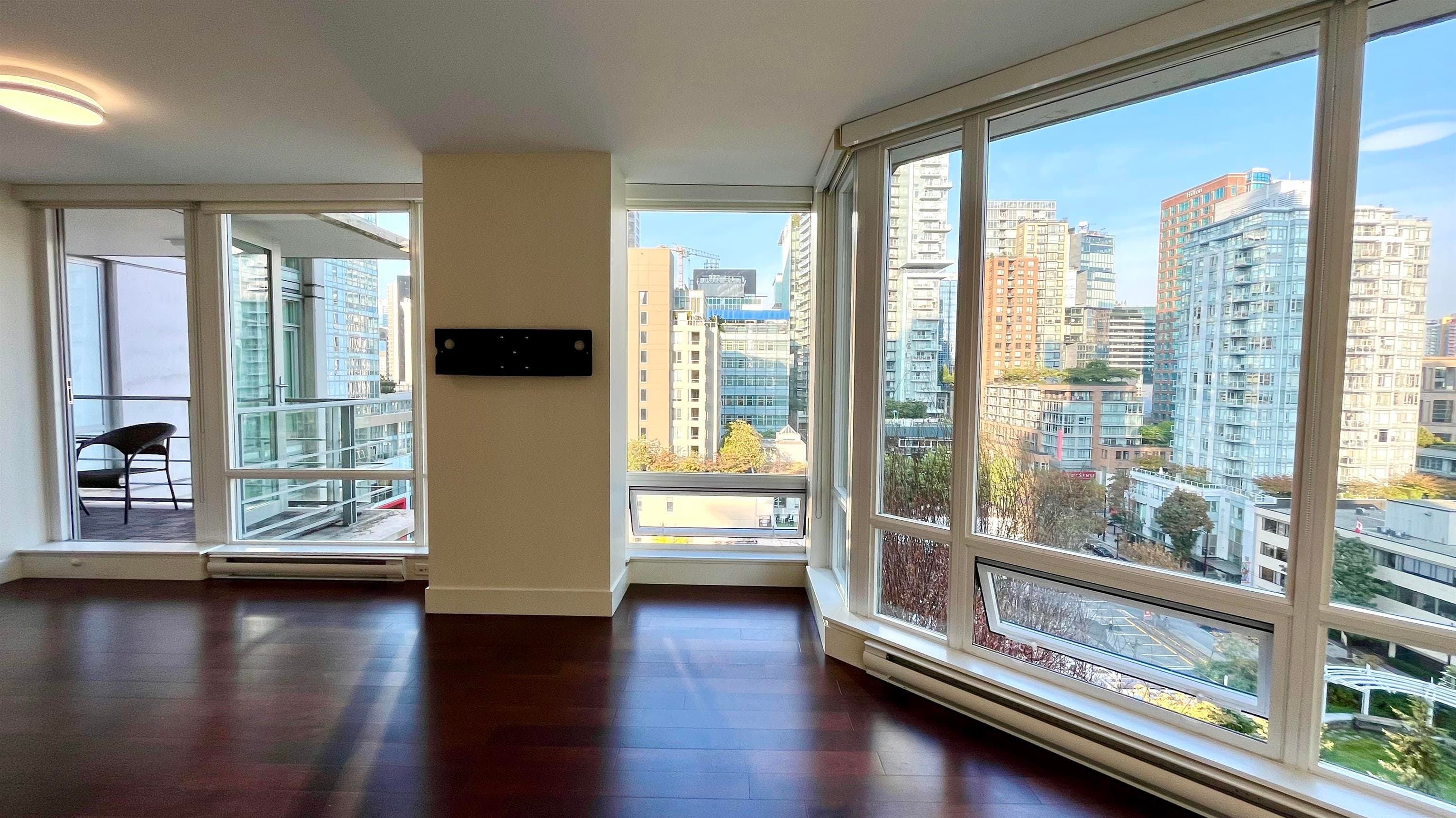 1107 - 565 Smithe Street, Vancouver, V6B 0E4 — photo 3