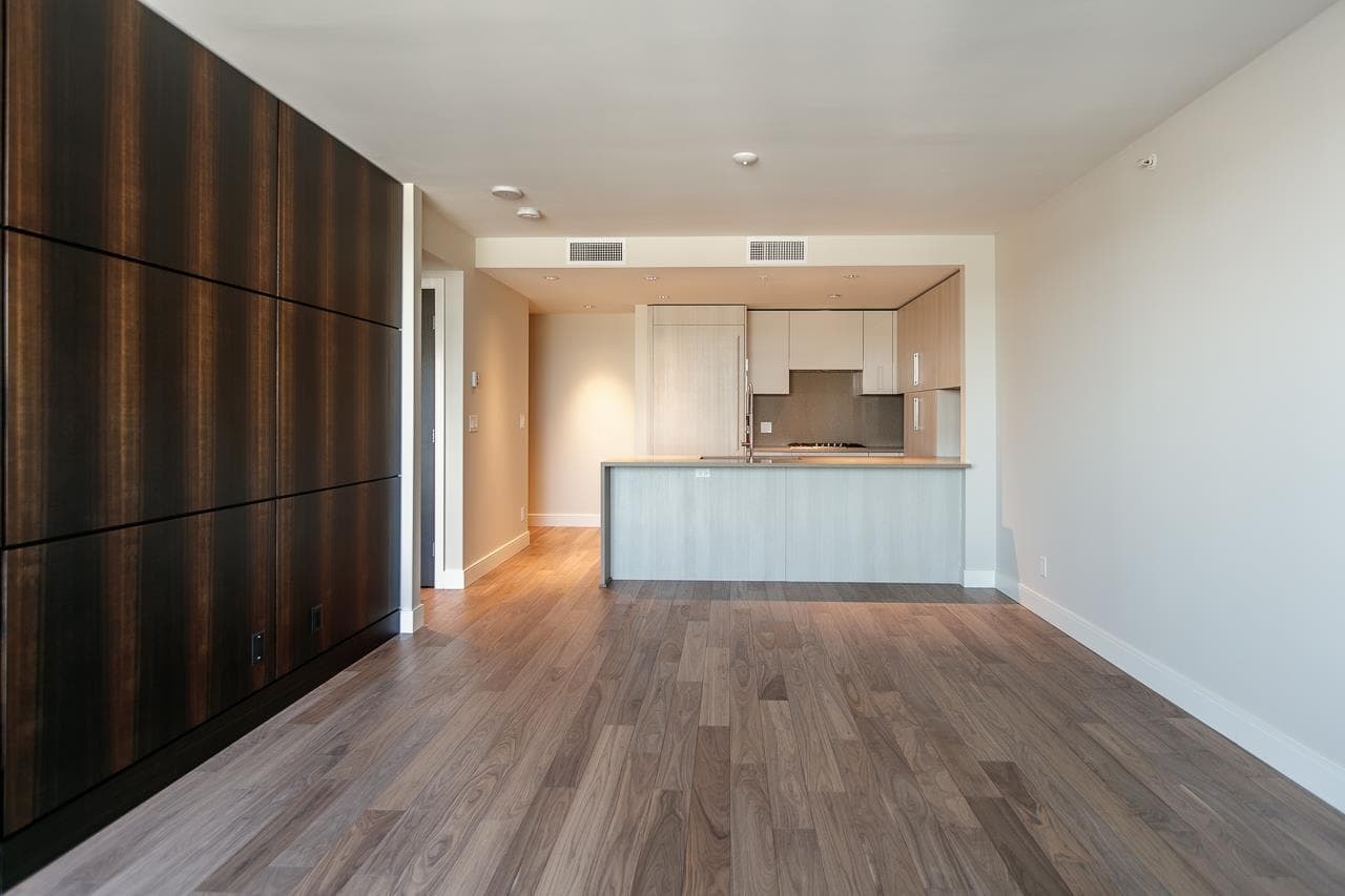 802 - 210 Salter Street, New Westminster, V3M 0J9 — photo 1