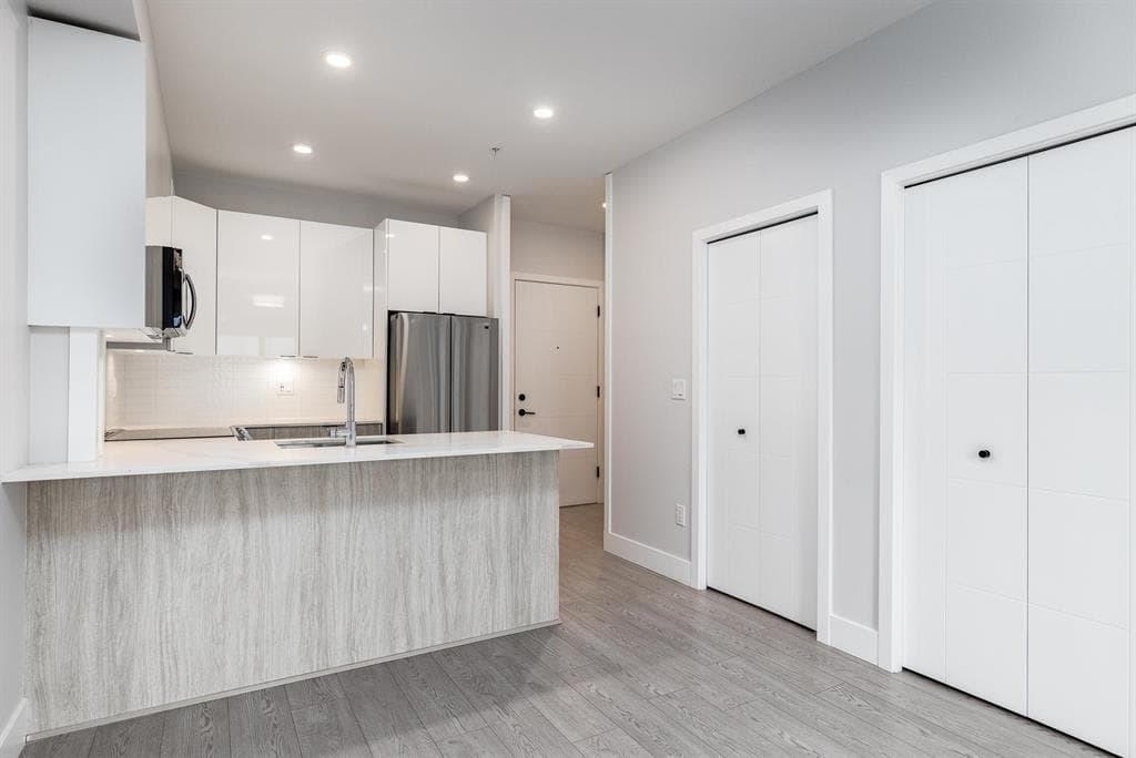 10X - 5486 199a Street, Langley, V3A 0N6 — photo 3