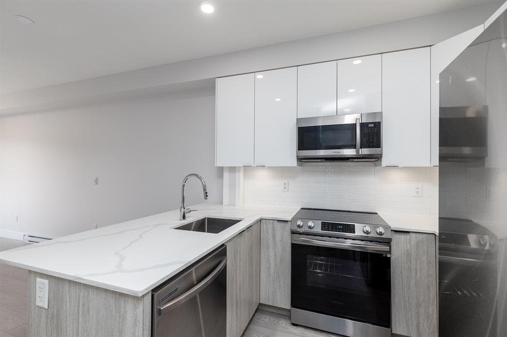 10X - 5486 199a Street, Langley, V3A 0N6 — photo 5