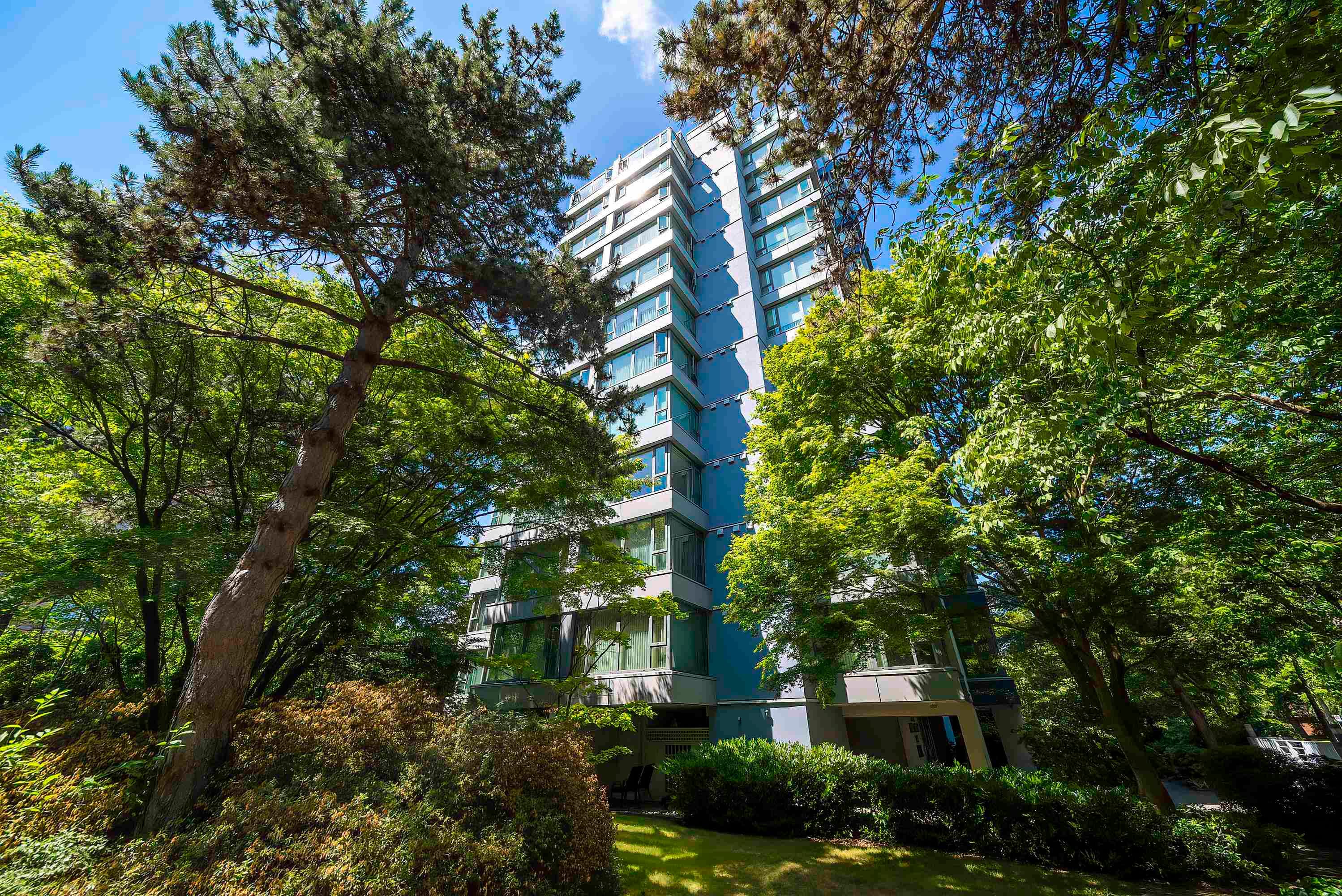802 - 5425 Yew Street, Vancouver
