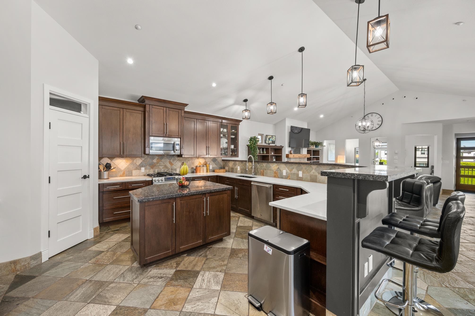 1247 Stayte Road, White Rock, V4B 4Z1 — photo 5