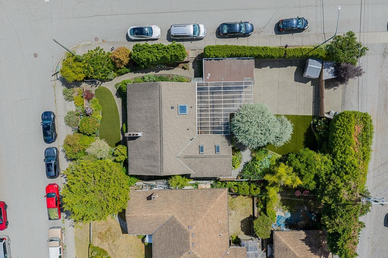 3896 Elmwood Street, Burnaby, V5G 1S1 — photo 2