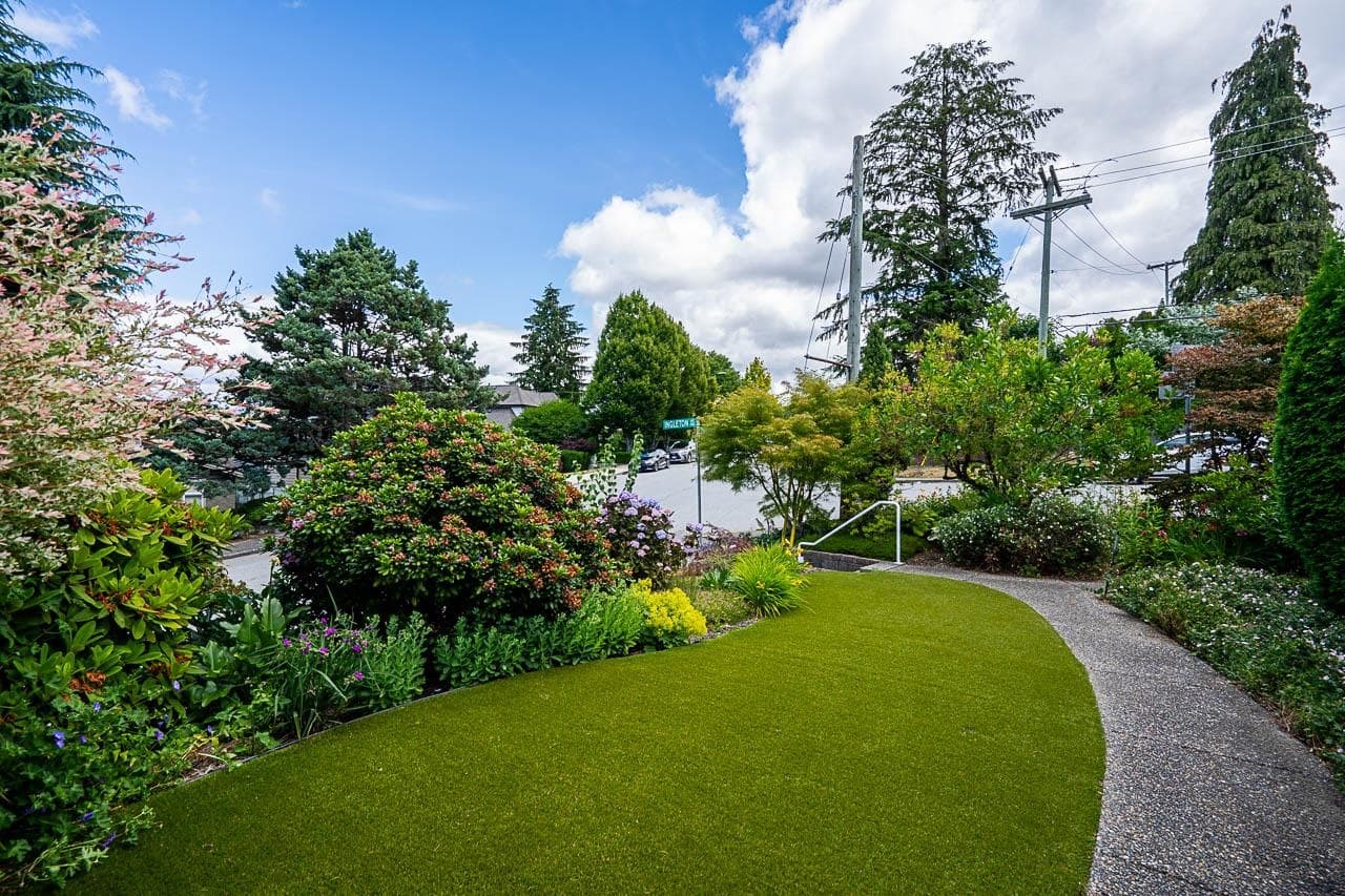 3896 Elmwood Street, Burnaby, V5G 1S1 — photo 4