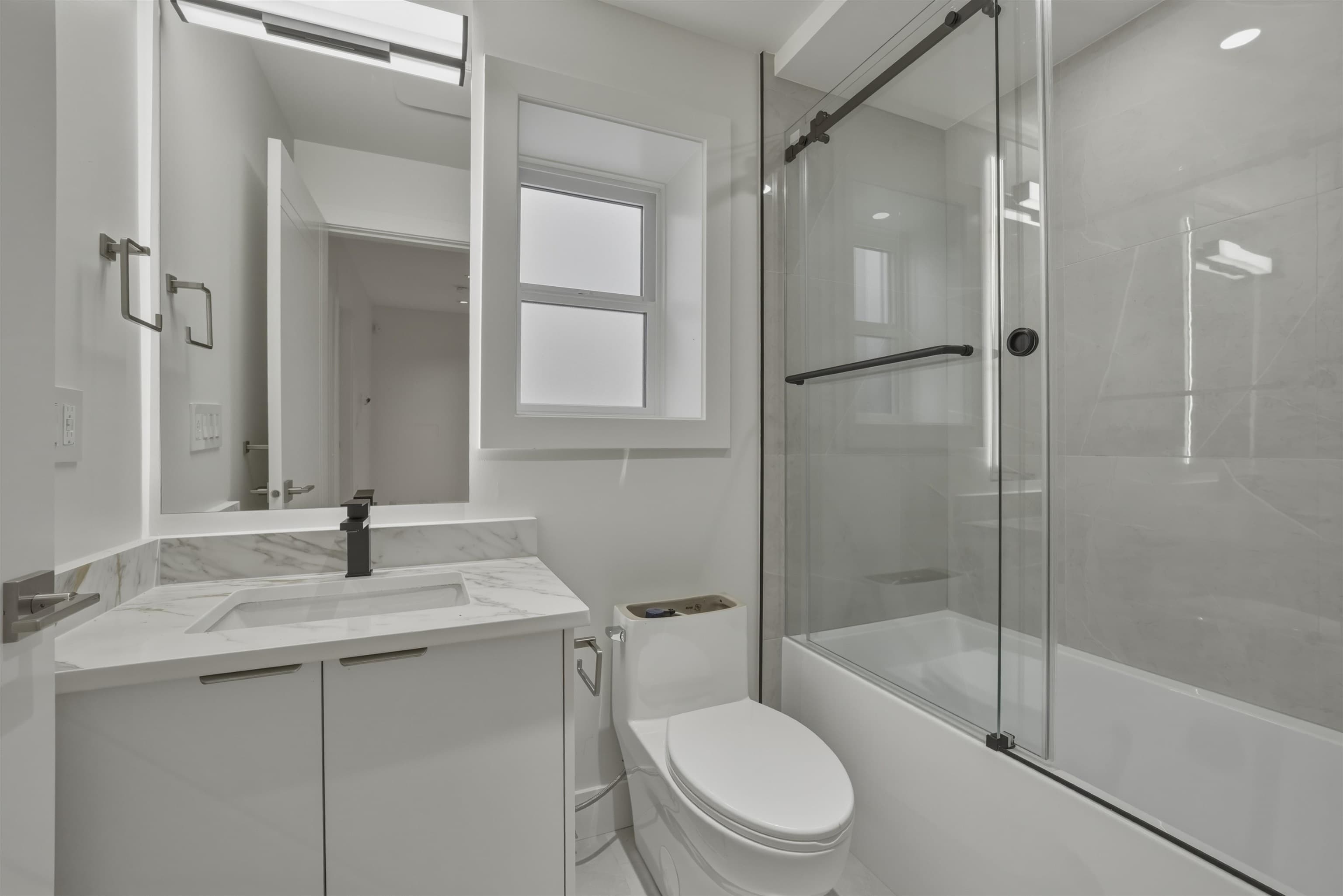 3118 W 42nd Avenue, Vancouver, V6N 3H2 — photo 4