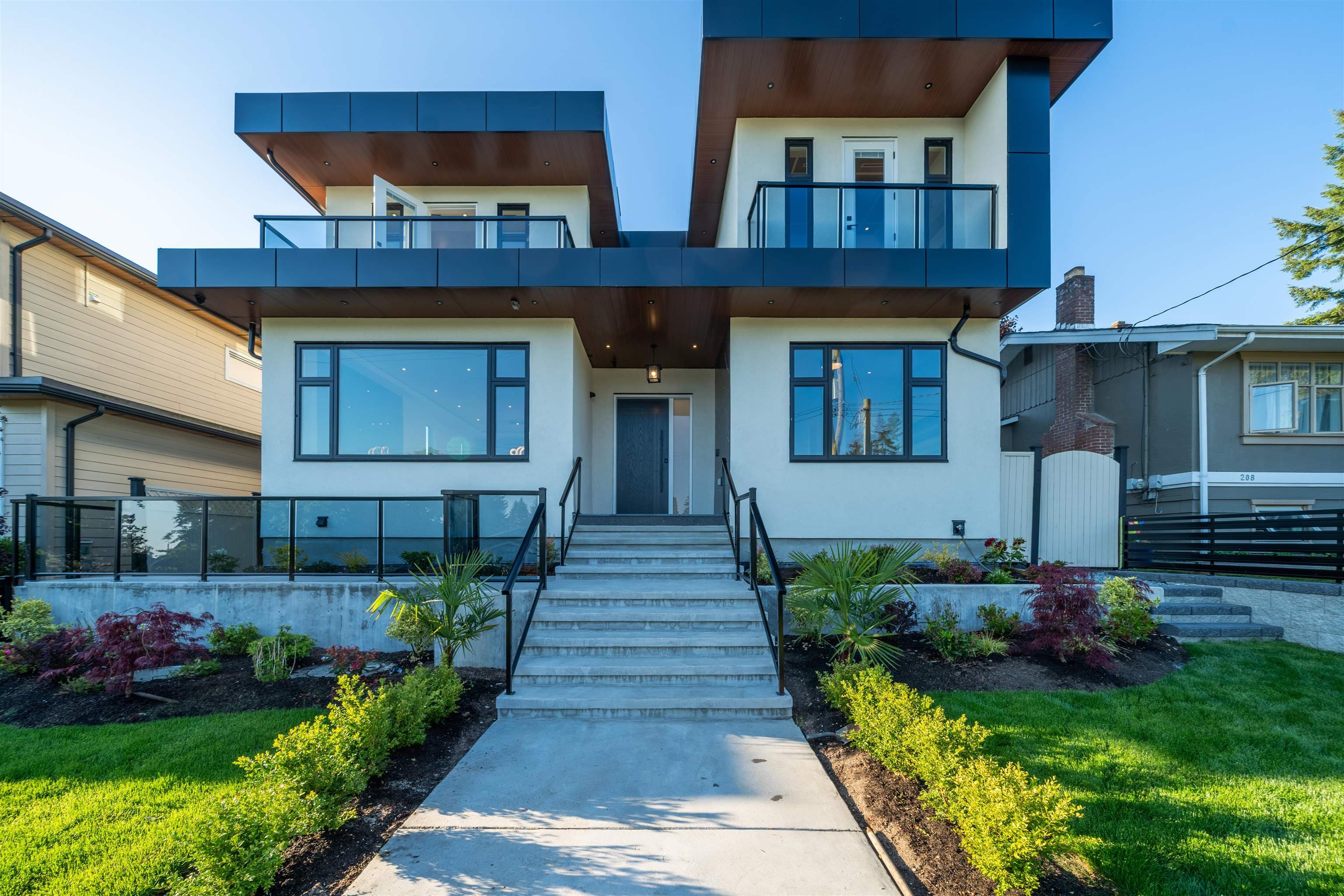 214 W 24th Street, North Vancouver