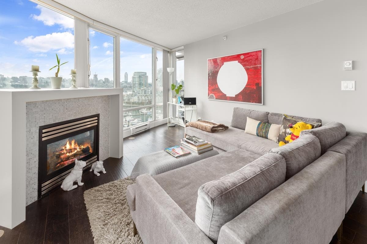 1606 - 1033 Marinaside Crescent, Vancouver, V6Z 3A3 — photo 3