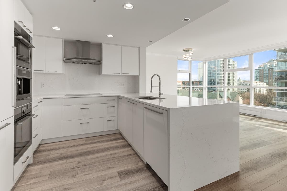 704 - 125 Milross Avenue, Vancouver, V6A 0A1 — photo 1