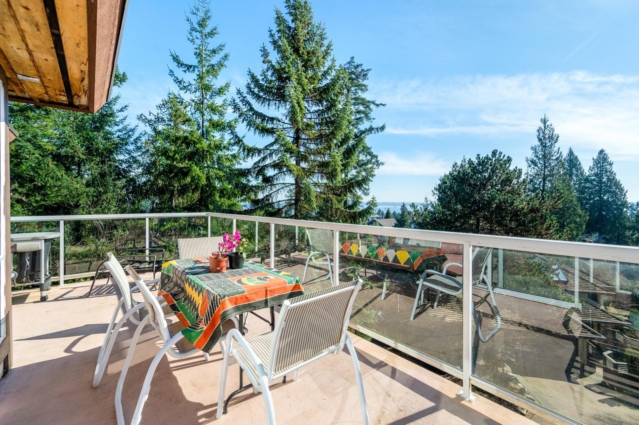 4815 Headland Close, West Vancouver, V7W 3C2 — photo 4