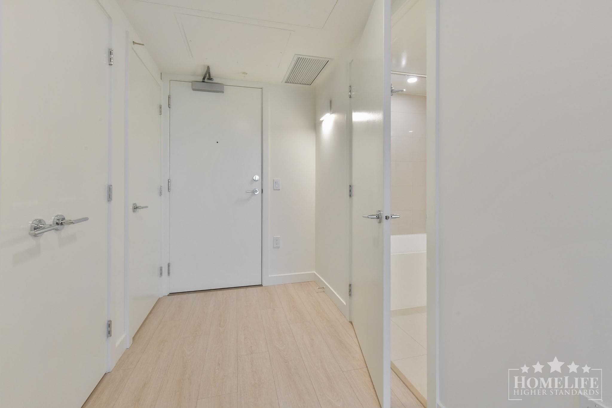 1004 - 13675 107a Avenue, Surrey, V3T 2H2 — photo 2