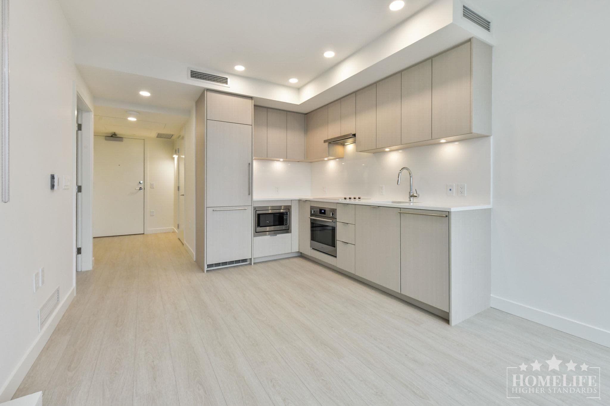 1004 - 13675 107a Avenue, Surrey, V3T 2H2 — photo 5