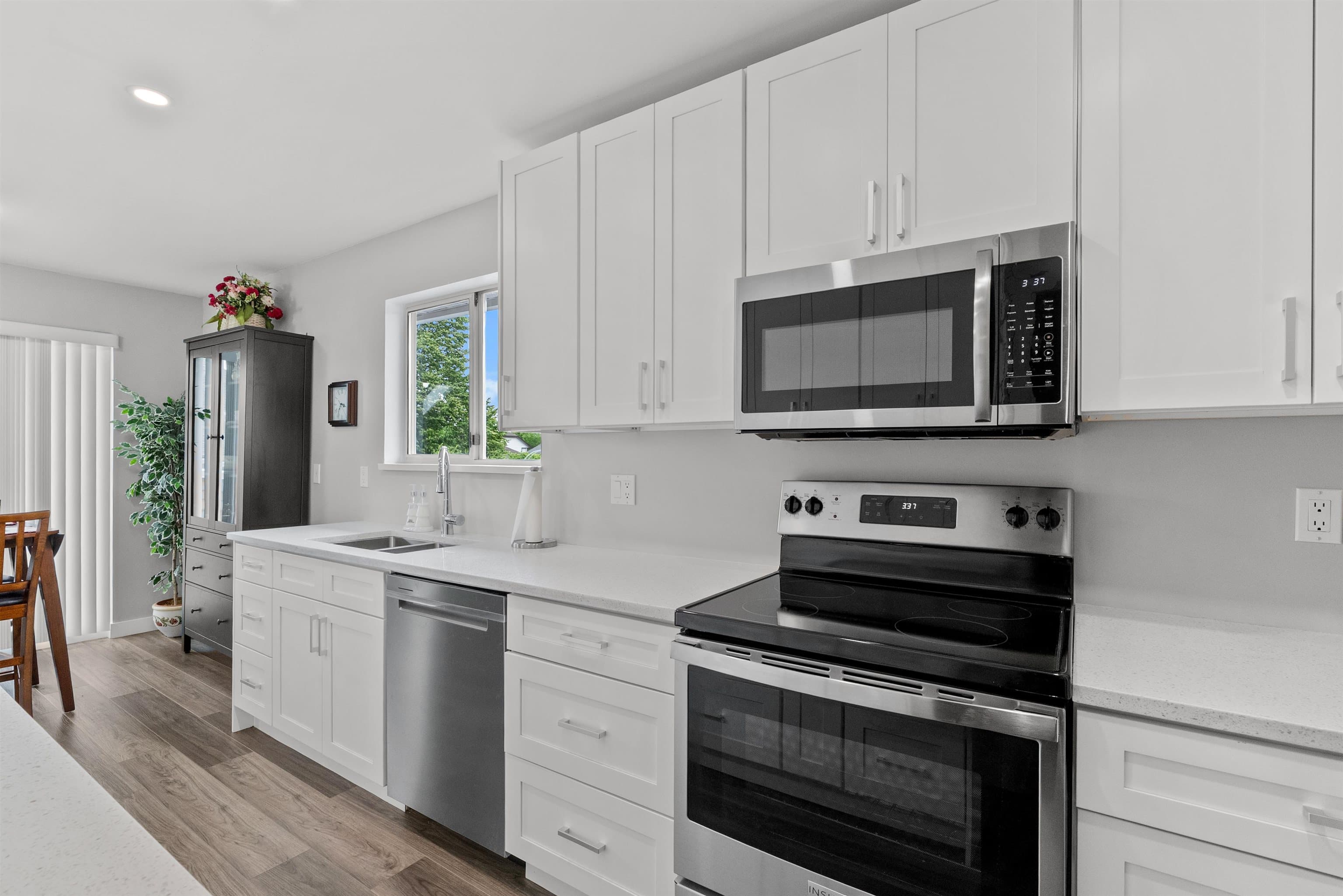2 - 6320 48a Avenue, Delta
