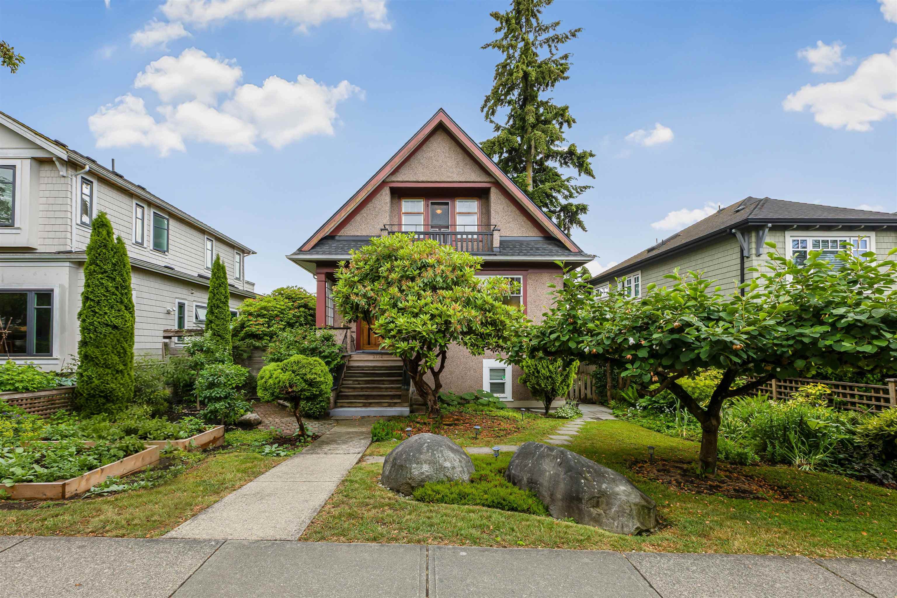3732 W 2nd Avenue, Vancouver