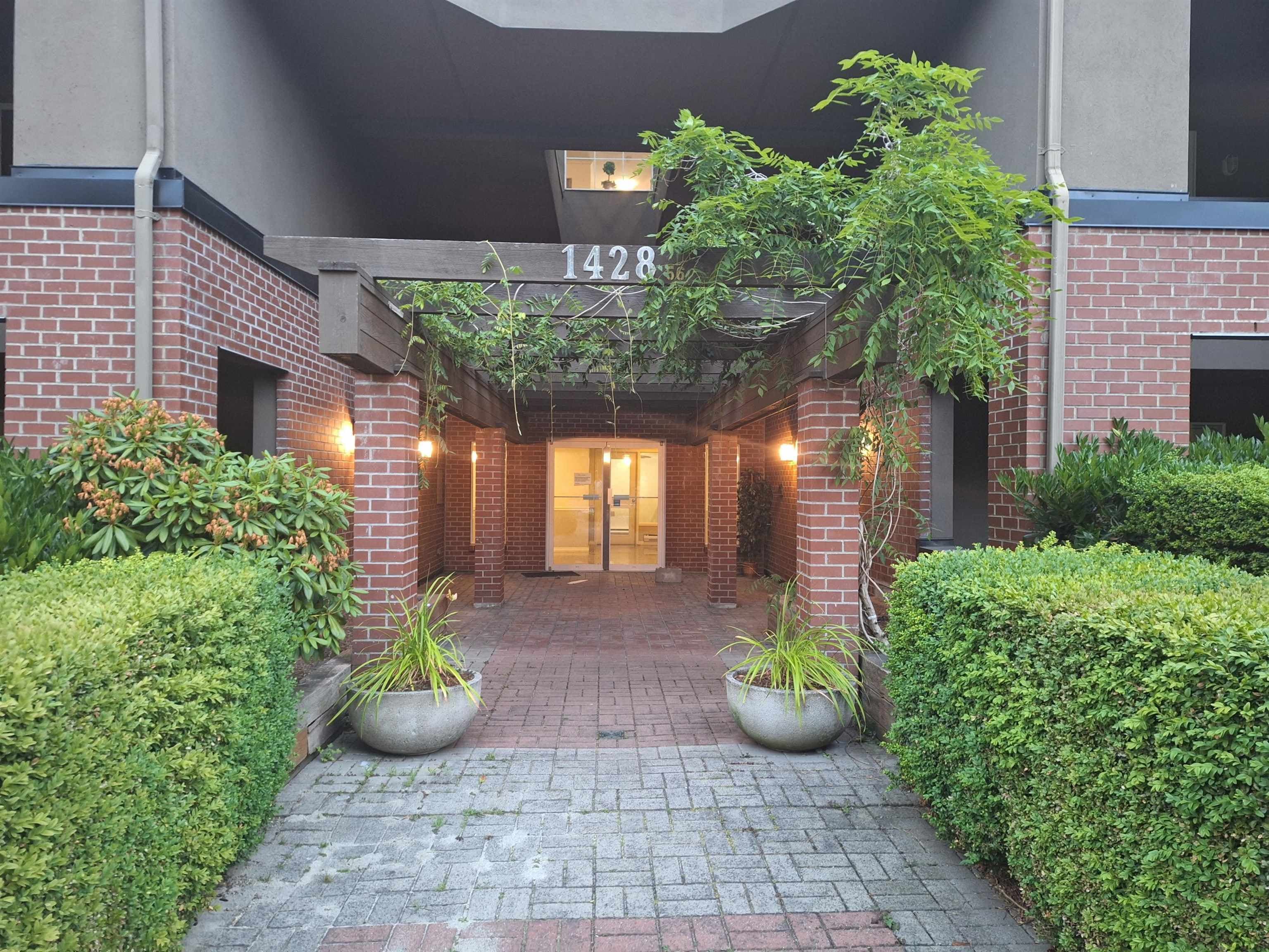 207 - 1428 56 Street, Delta