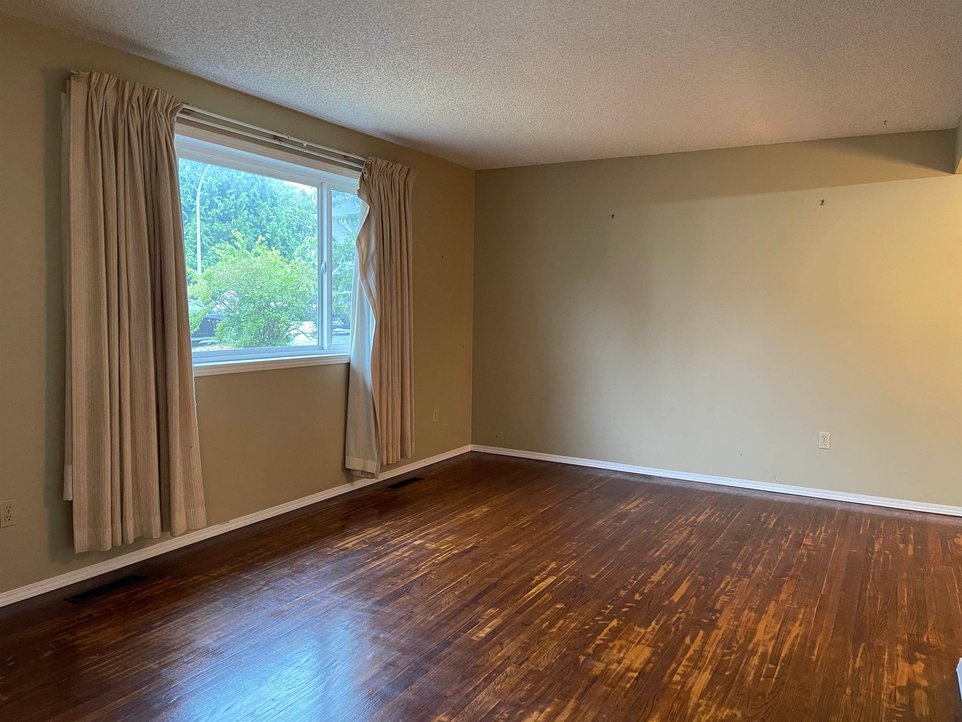 15463 16a Avenue, Surrey, V4A 1T2 — photo 2