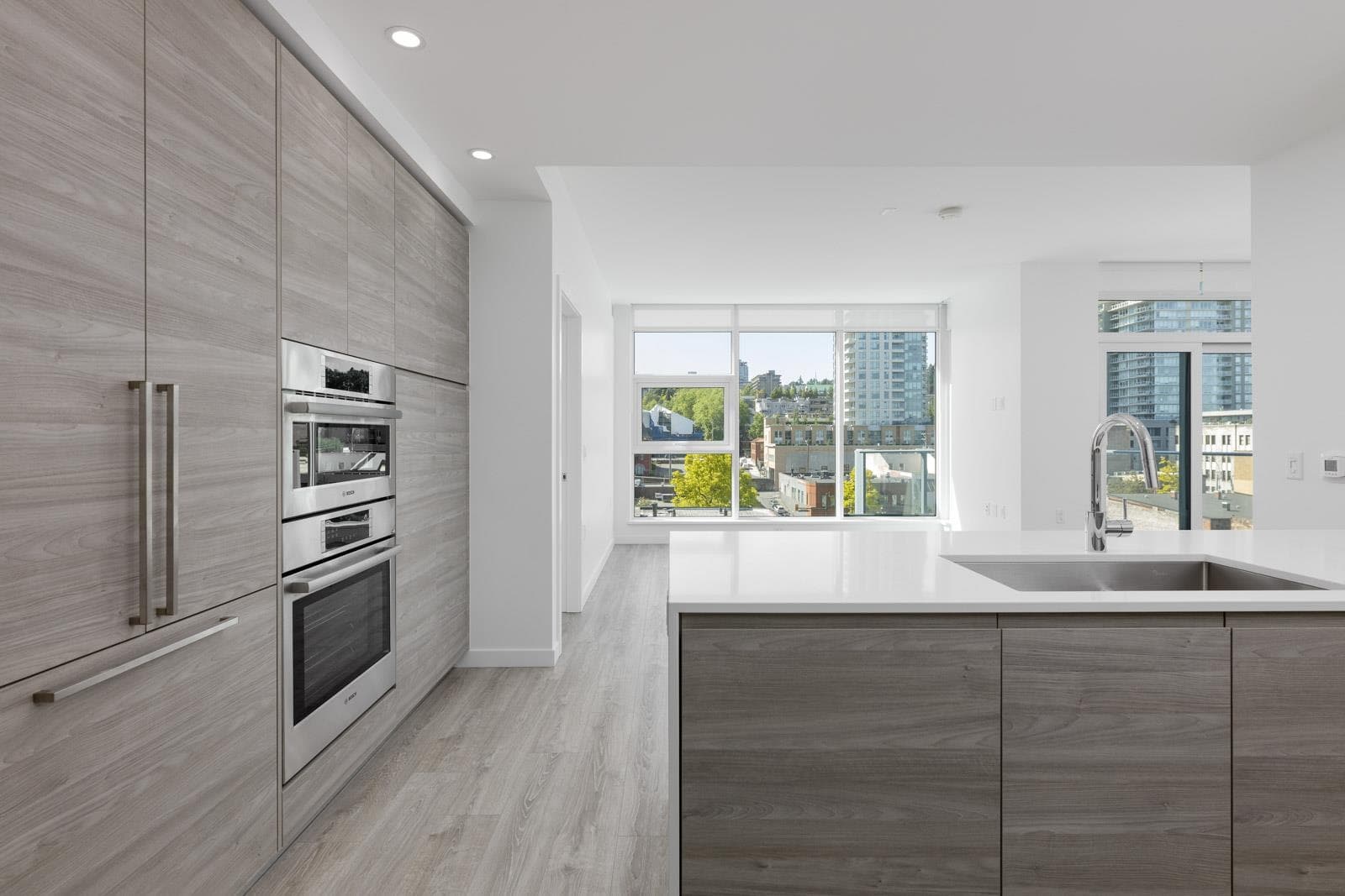 703 - 660 Quayside Drive, New Westminster, V3M 0P1 — photo 2