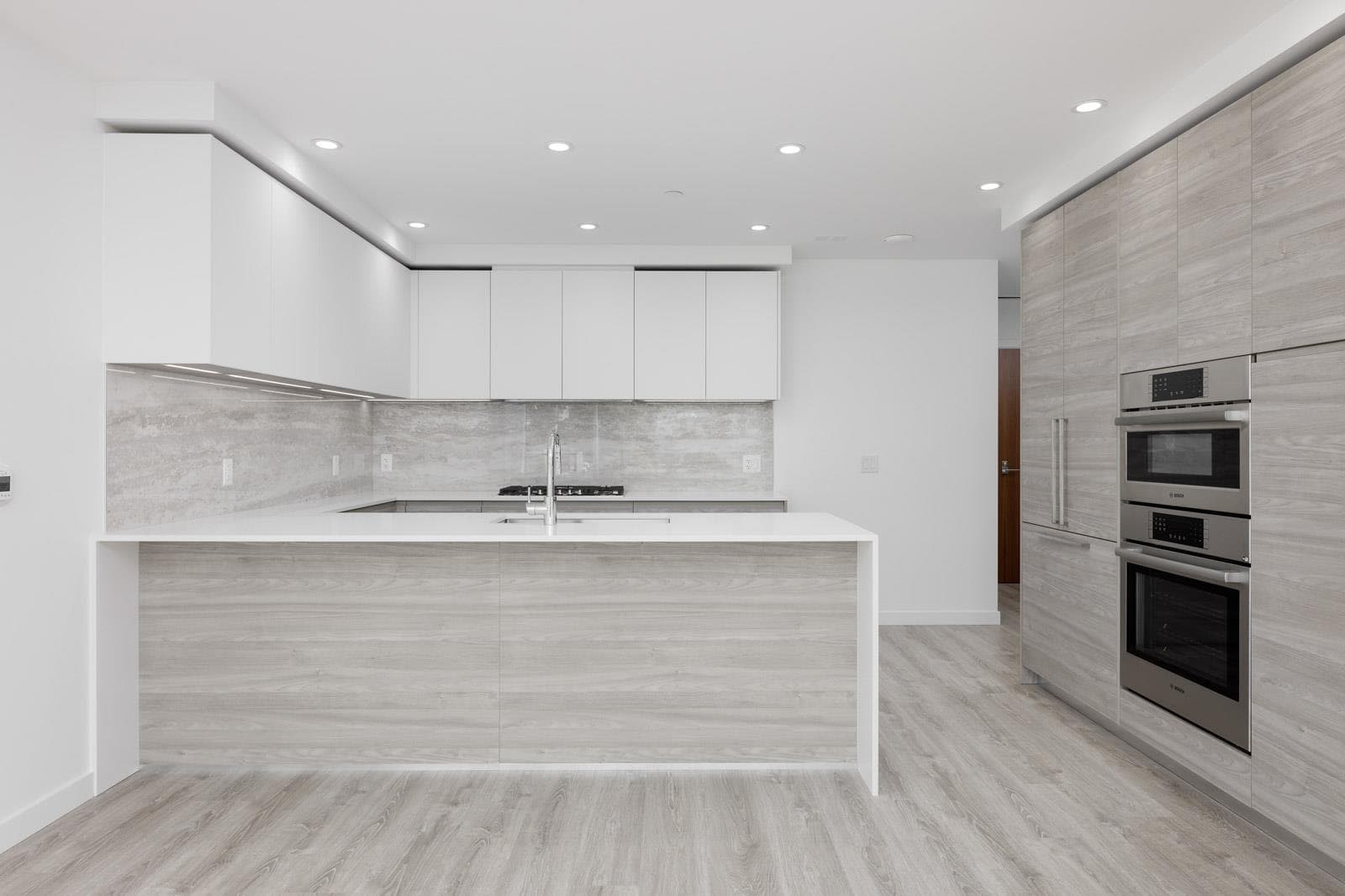 703 - 660 Quayside Drive, New Westminster, V3M 0P1 — photo 3