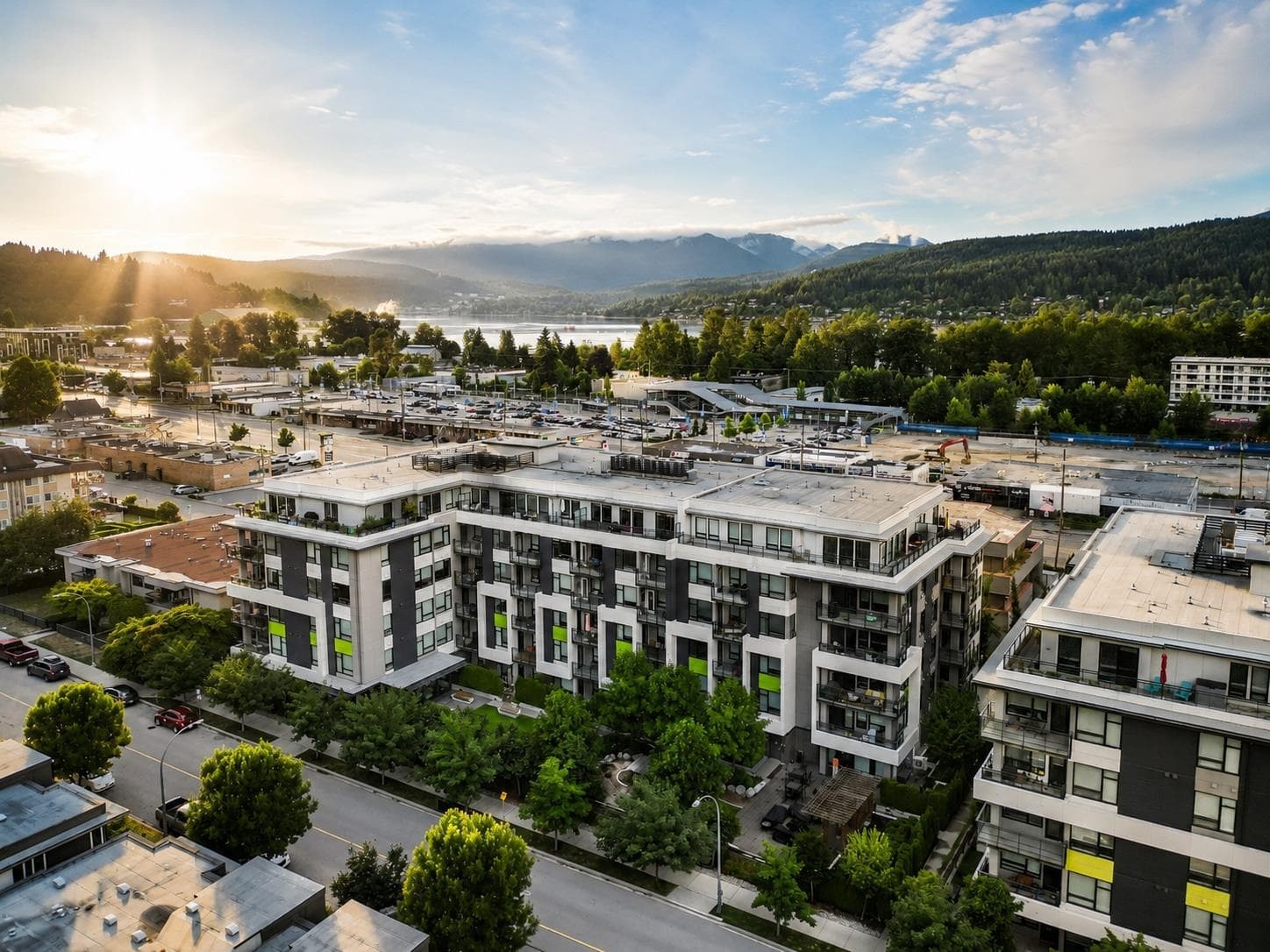605 - 3018 St George Street, Port Moody