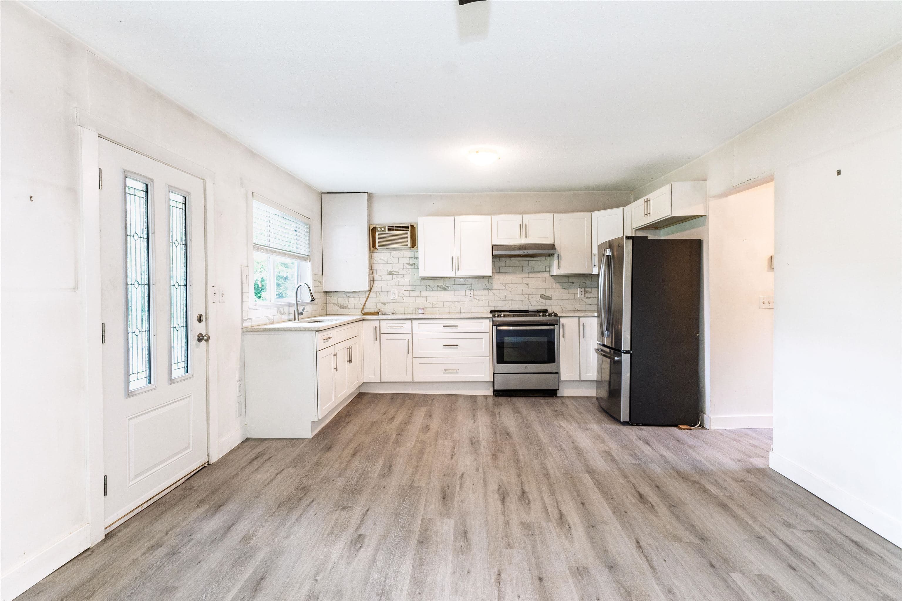20420 Lorne Avenue, Maple Ridge, V2X 1G7 — photo 2