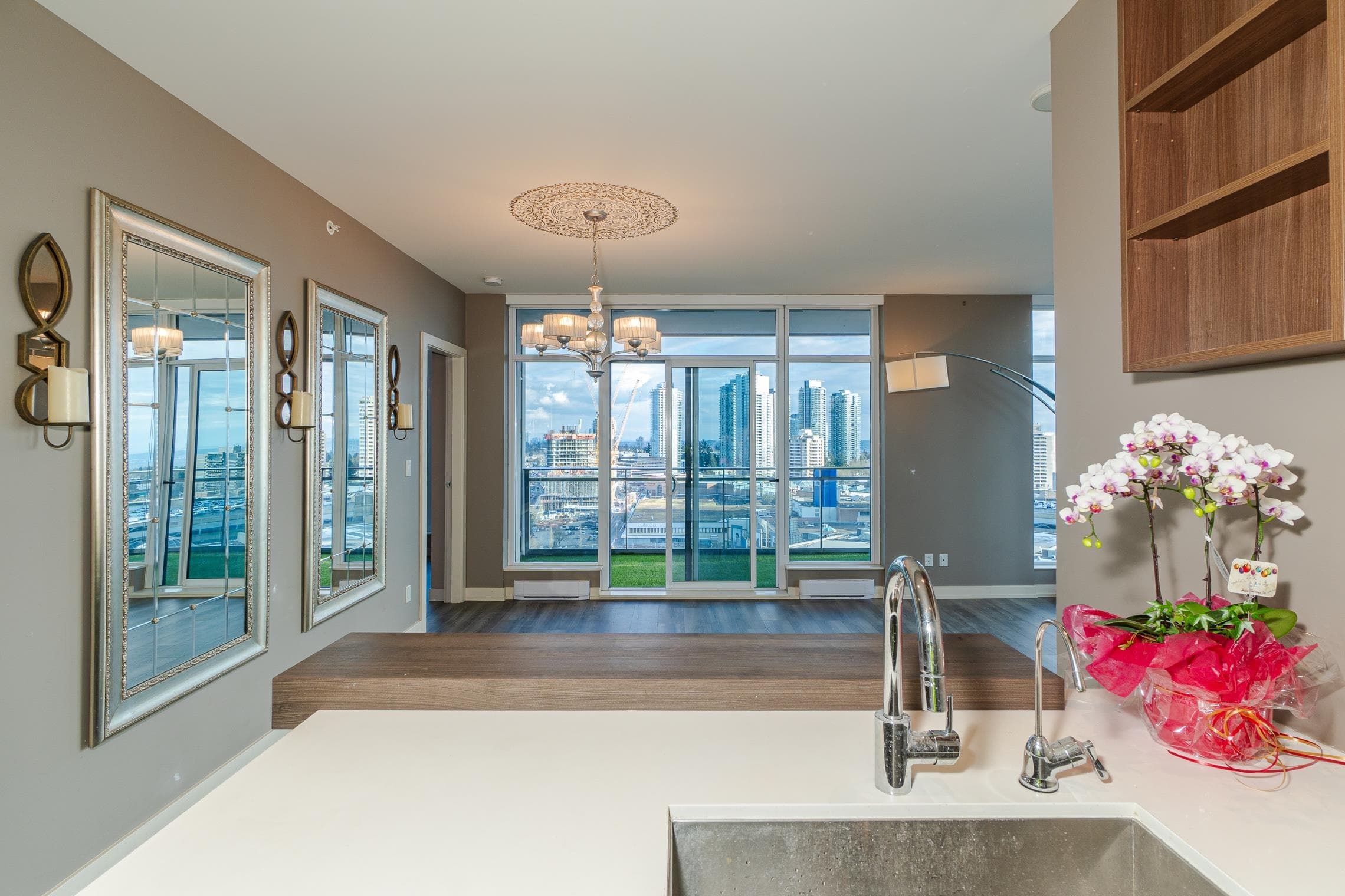 1909 - 4688 Kingsway, Burnaby