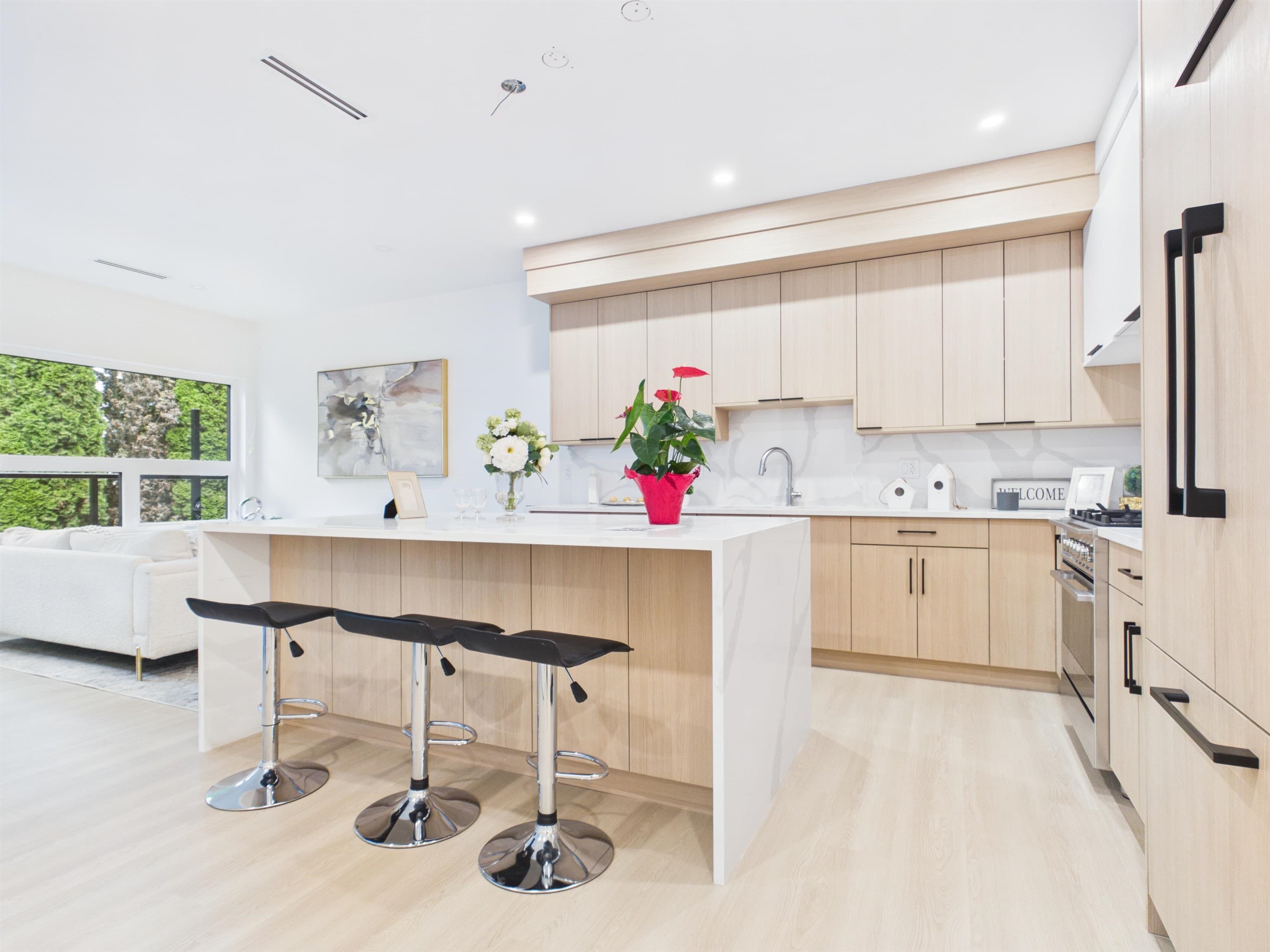 3 - 6118 Irmin Street, Burnaby, V5J 4W2 — photo 2
