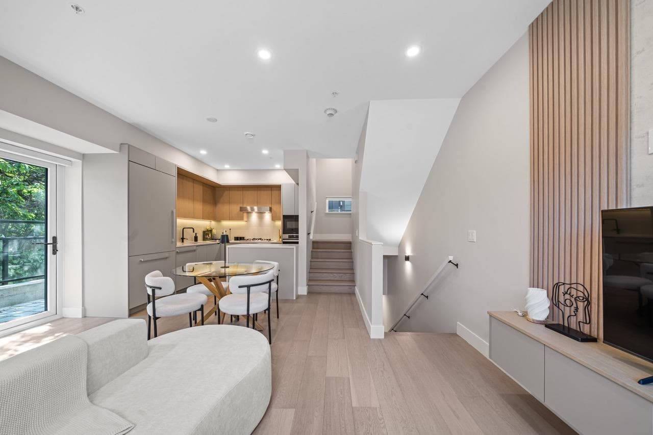 130 W Woodstock Avenue, Vancouver