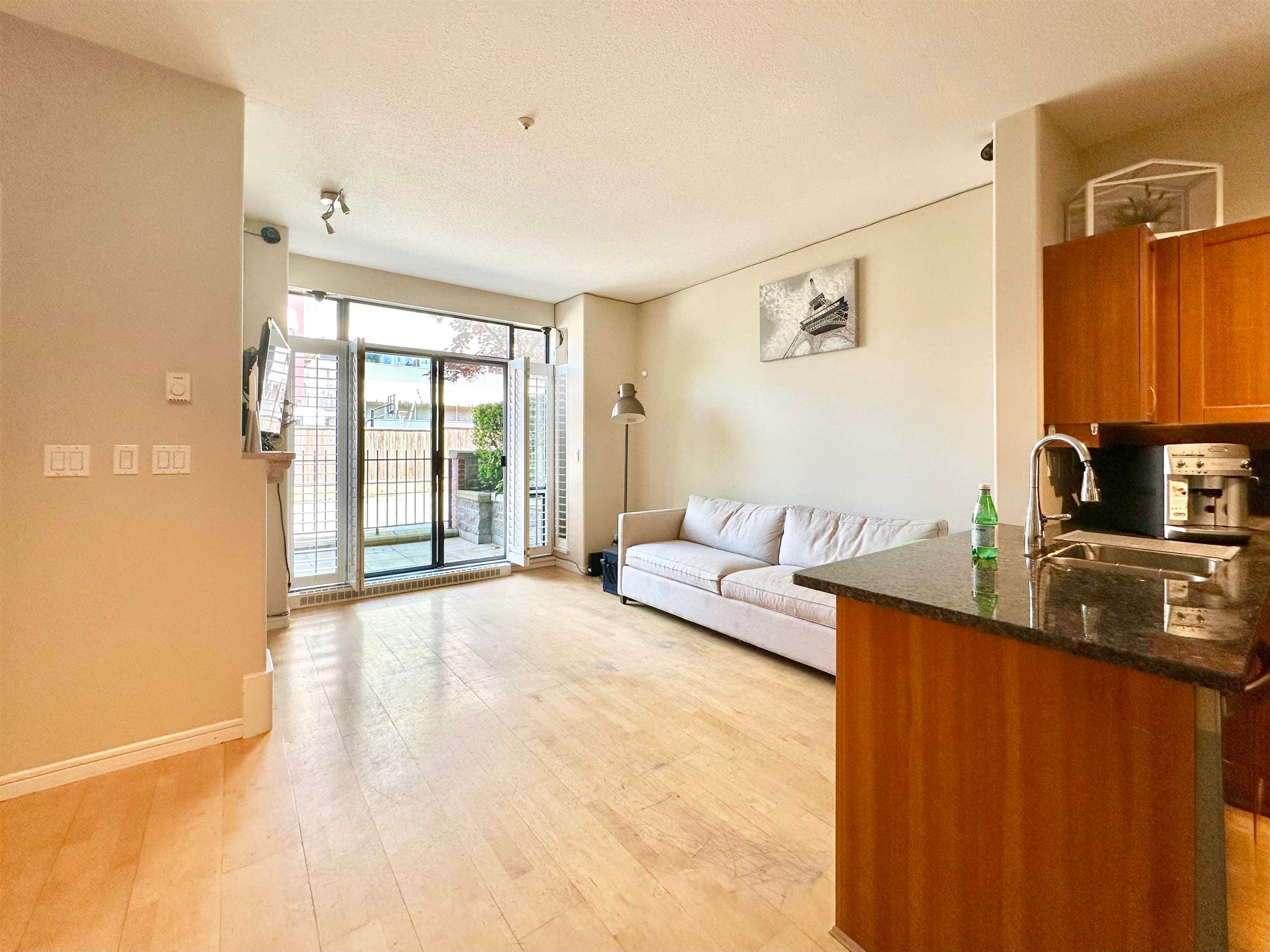2688 Vine, Vancouver, V6K 4T6 — photo 2
