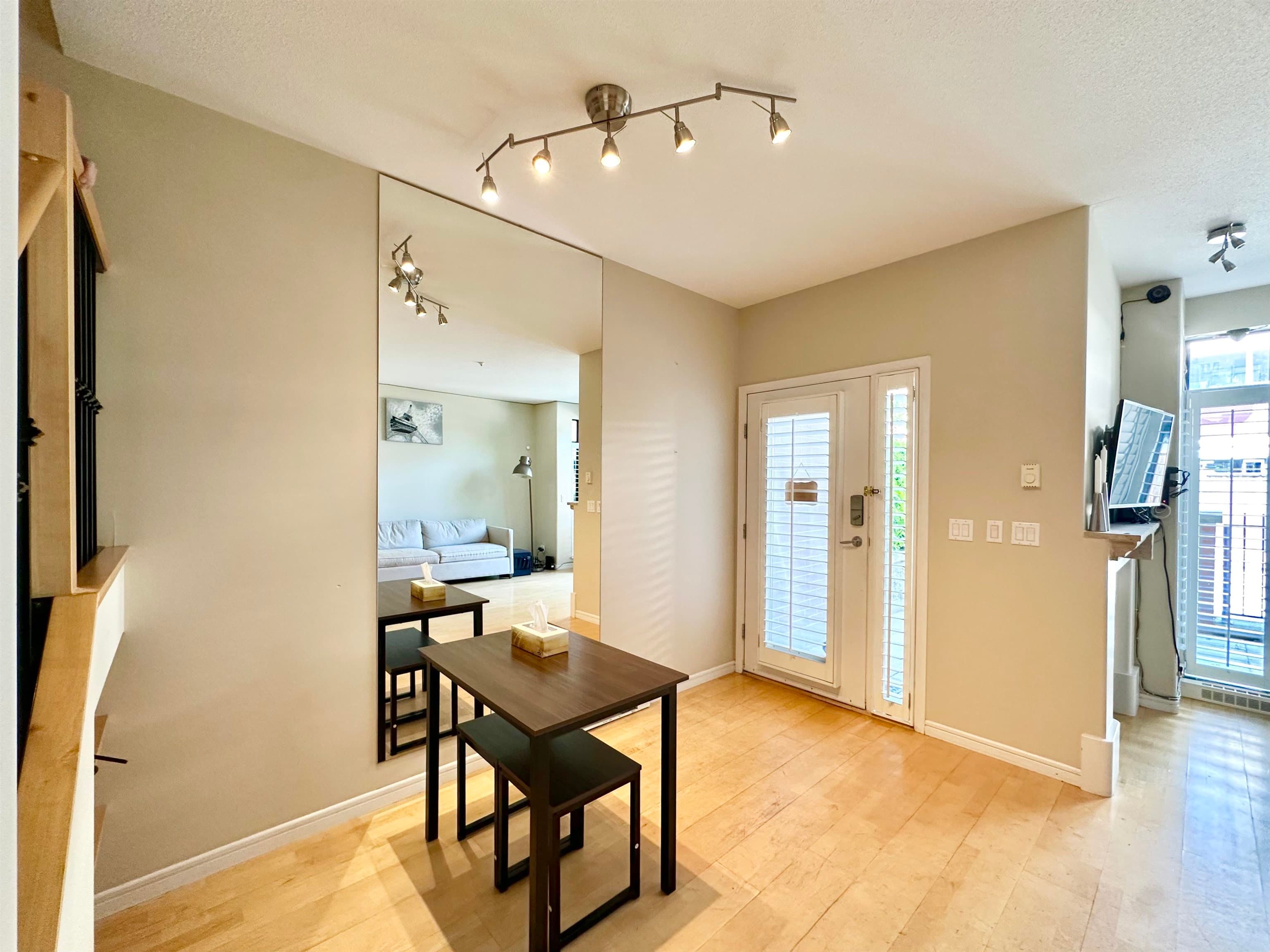 2688 Vine, Vancouver, V6K 4T6 — photo 1