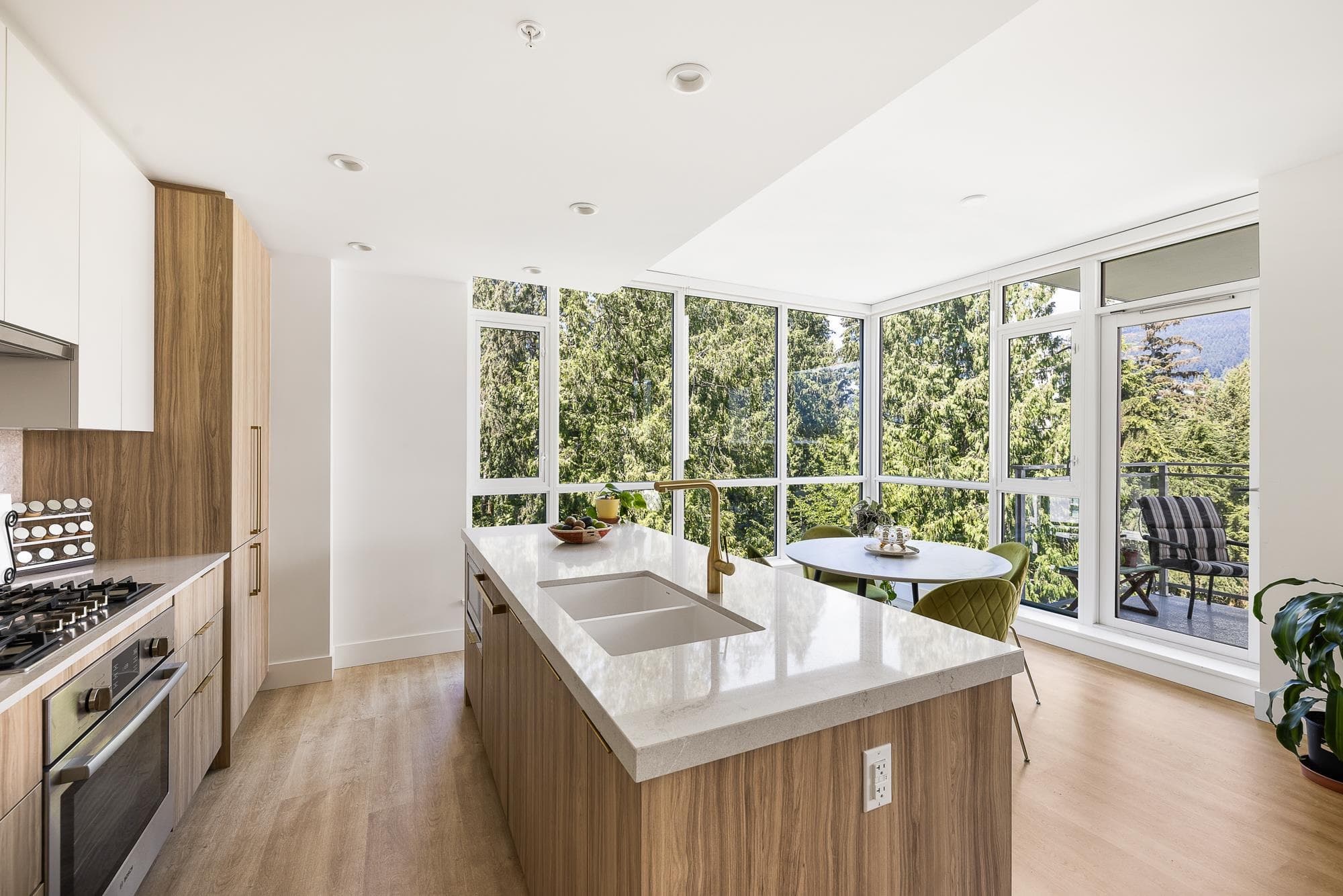 801 - 2325 Emery Court, North Vancouver, V7J 0E8 — photo 2