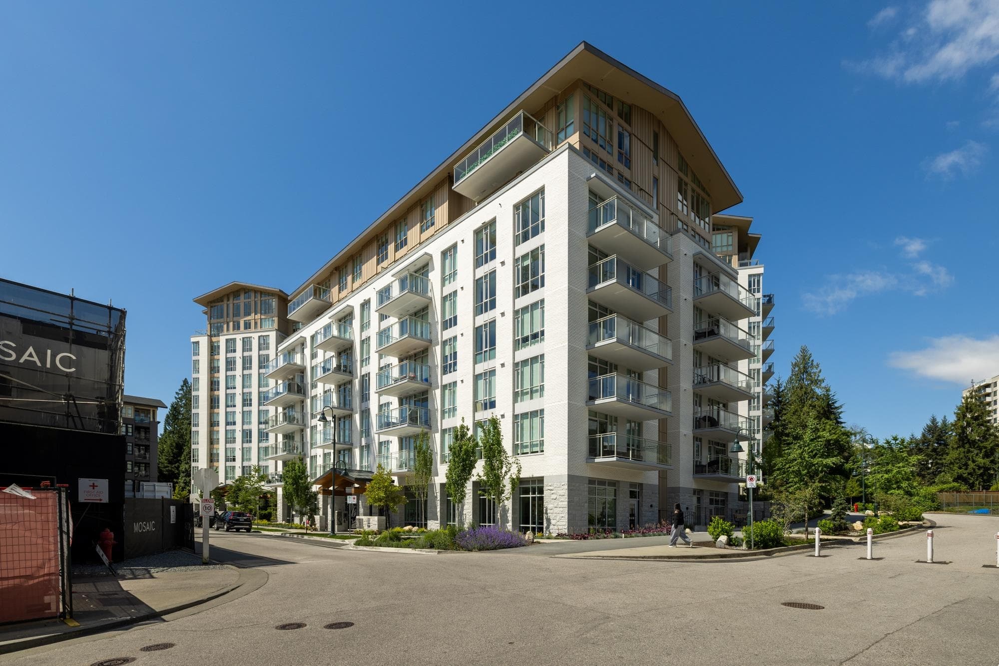 801 - 2325 Emery Court, North Vancouver, V7J 0E8 — photo 3