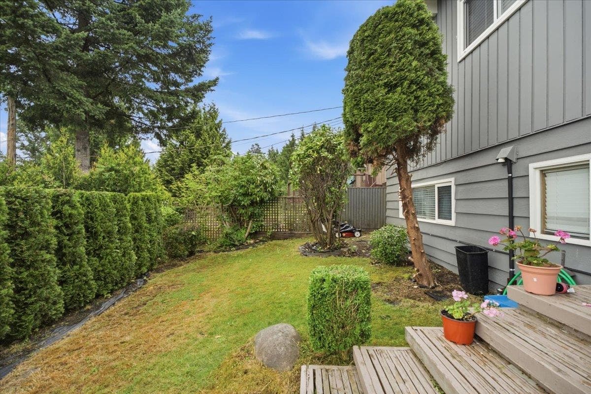 2206 Pinecrest Avenue, Coquitlam, V3J 6T6 — photo 3