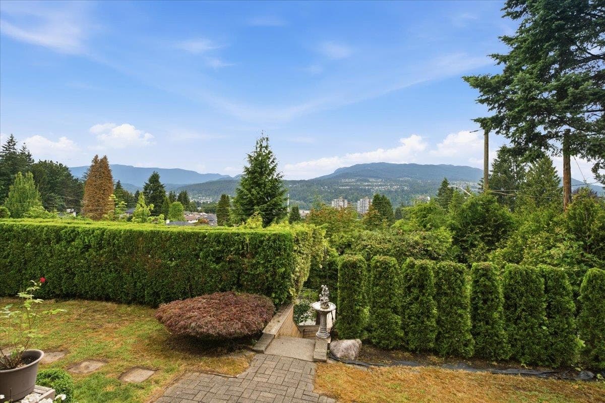 2206 Pinecrest Avenue, Coquitlam, V3J 6T6 — photo 4