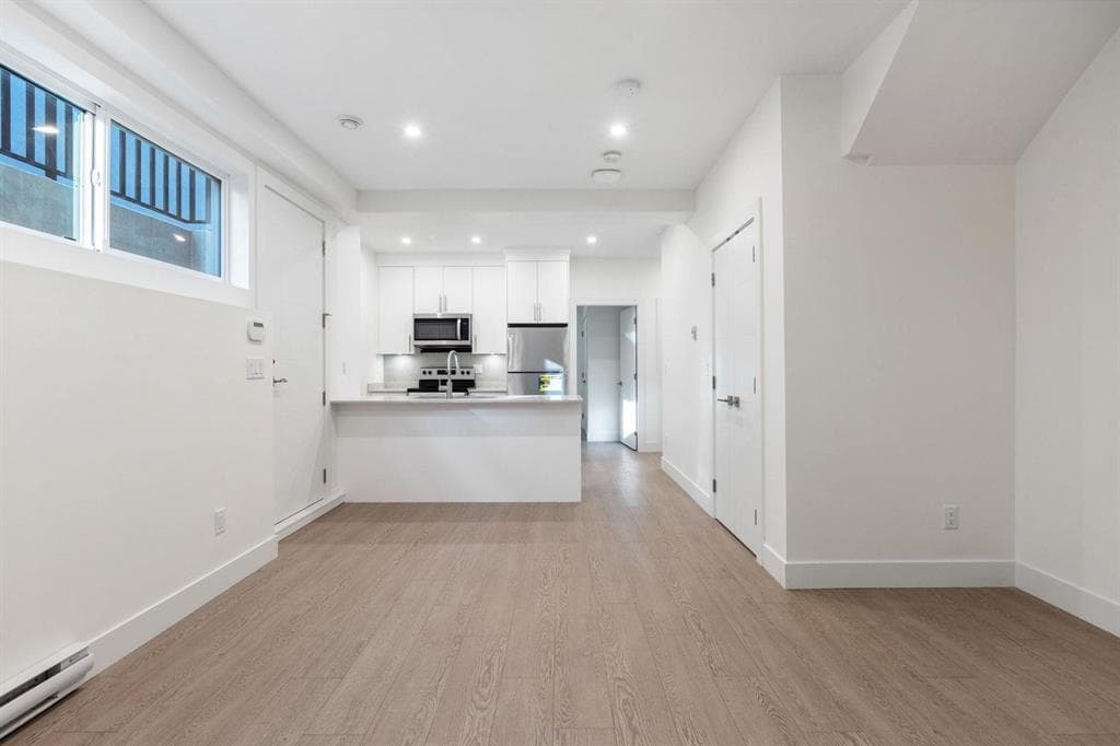 Basement - 2644 Chesterfield Avenue, North Vancouver, V7N 3M2 — photo 3