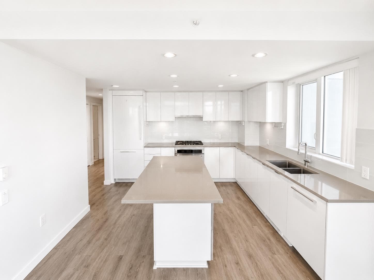 1901 - 2388 Madison Avenue, Burnaby