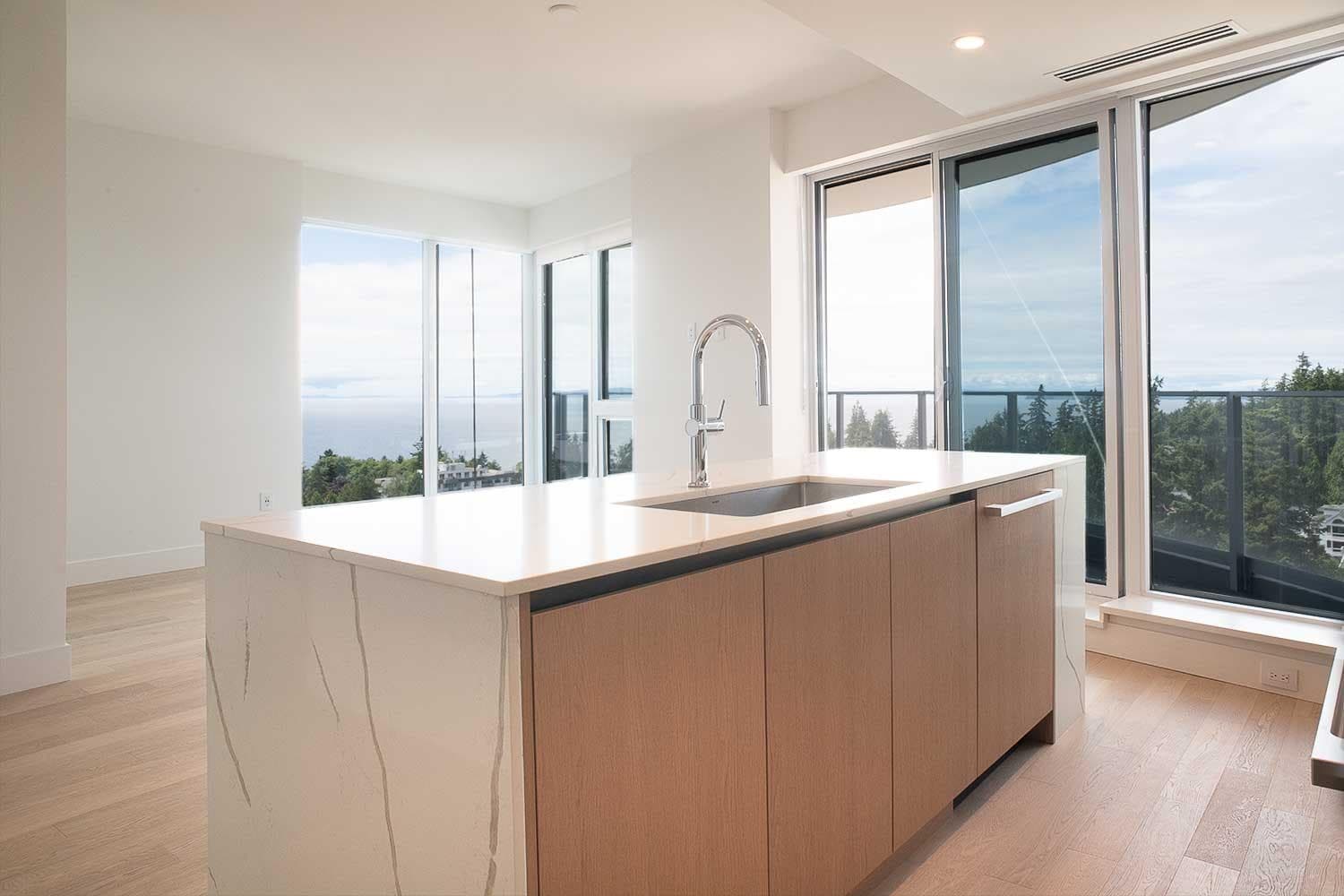 906 - 1475 Foster Street, White Rock, V4B 0C3 — photo 2