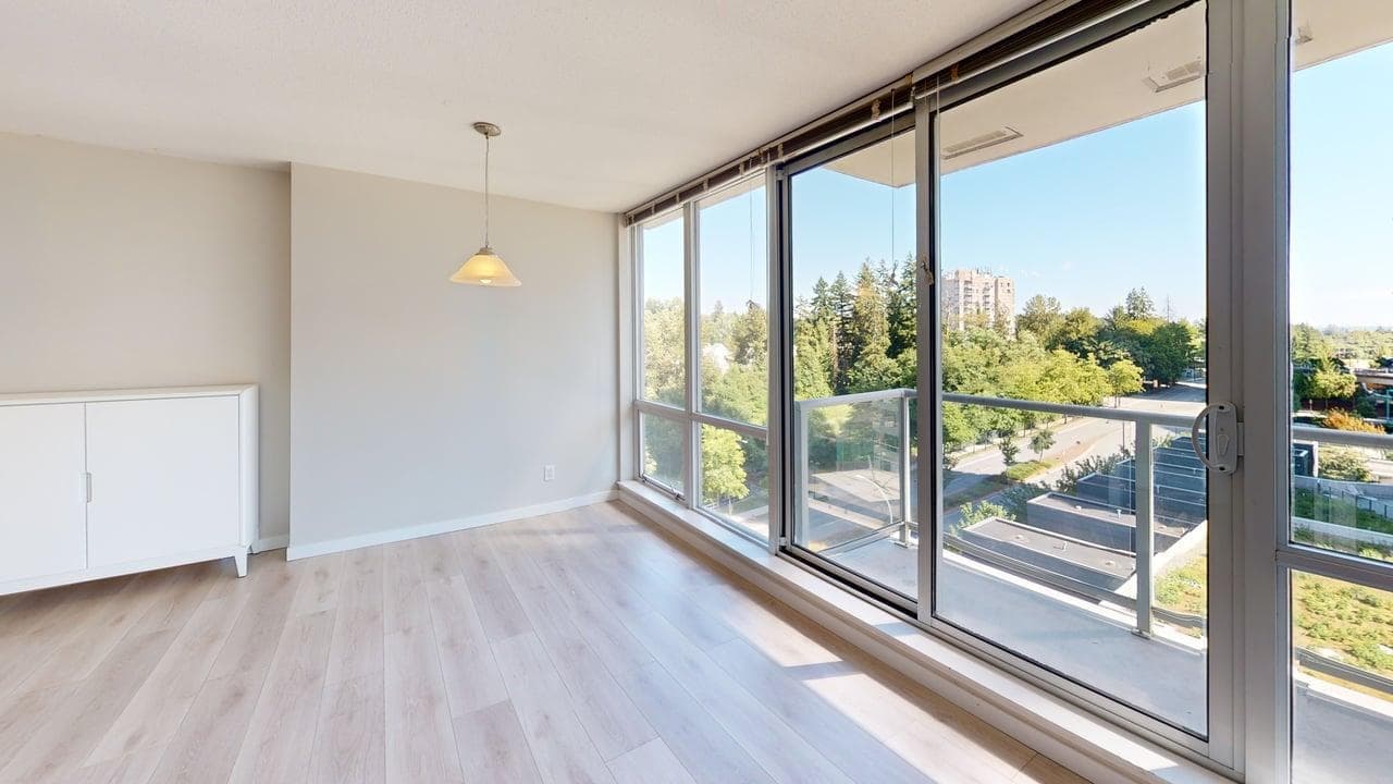 7xx - 9981 Whalley Boulevard, Surrey, V3T 0G6 — photo 3