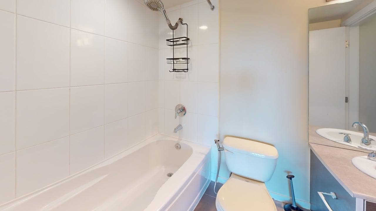 7xx - 9981 Whalley Boulevard, Surrey, V3T 0G6 — photo 5
