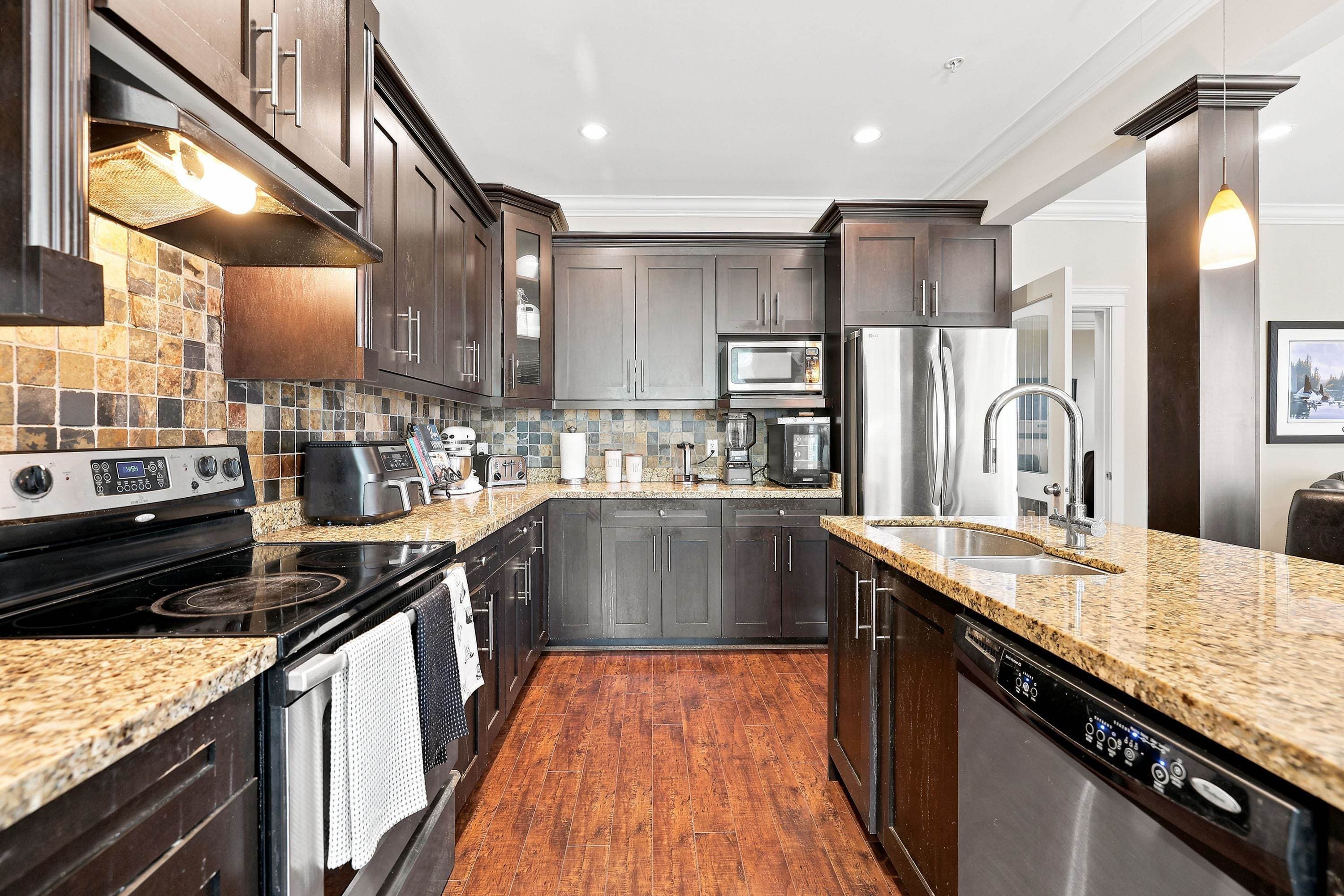 24176 104 Avenue, Maple Ridge, V2W 1J2 — photo 4