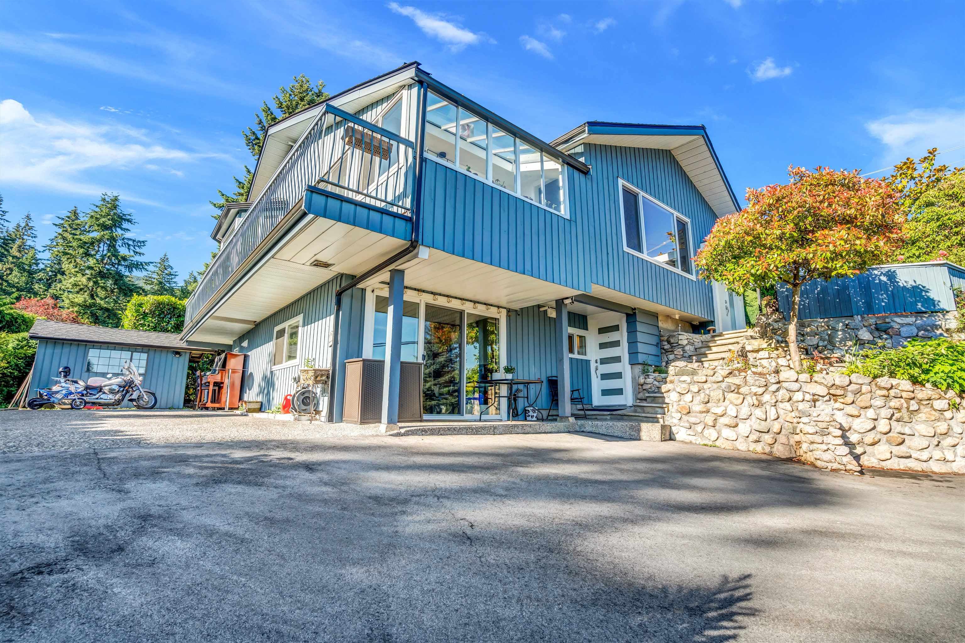 300 W Balmoral Road, North Vancouver