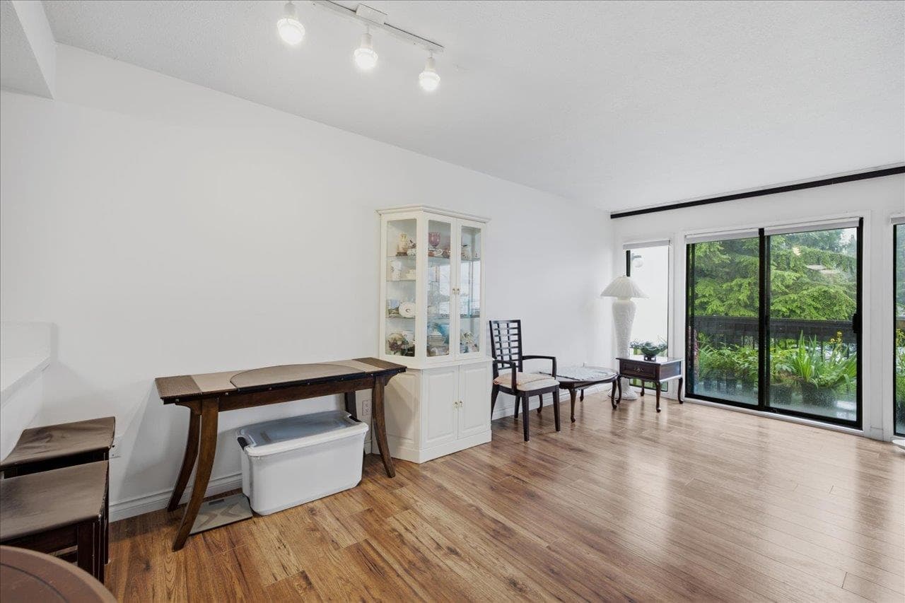 8 - 7363 Montecito Drive, Burnaby, V5A 1R4 — photo 2