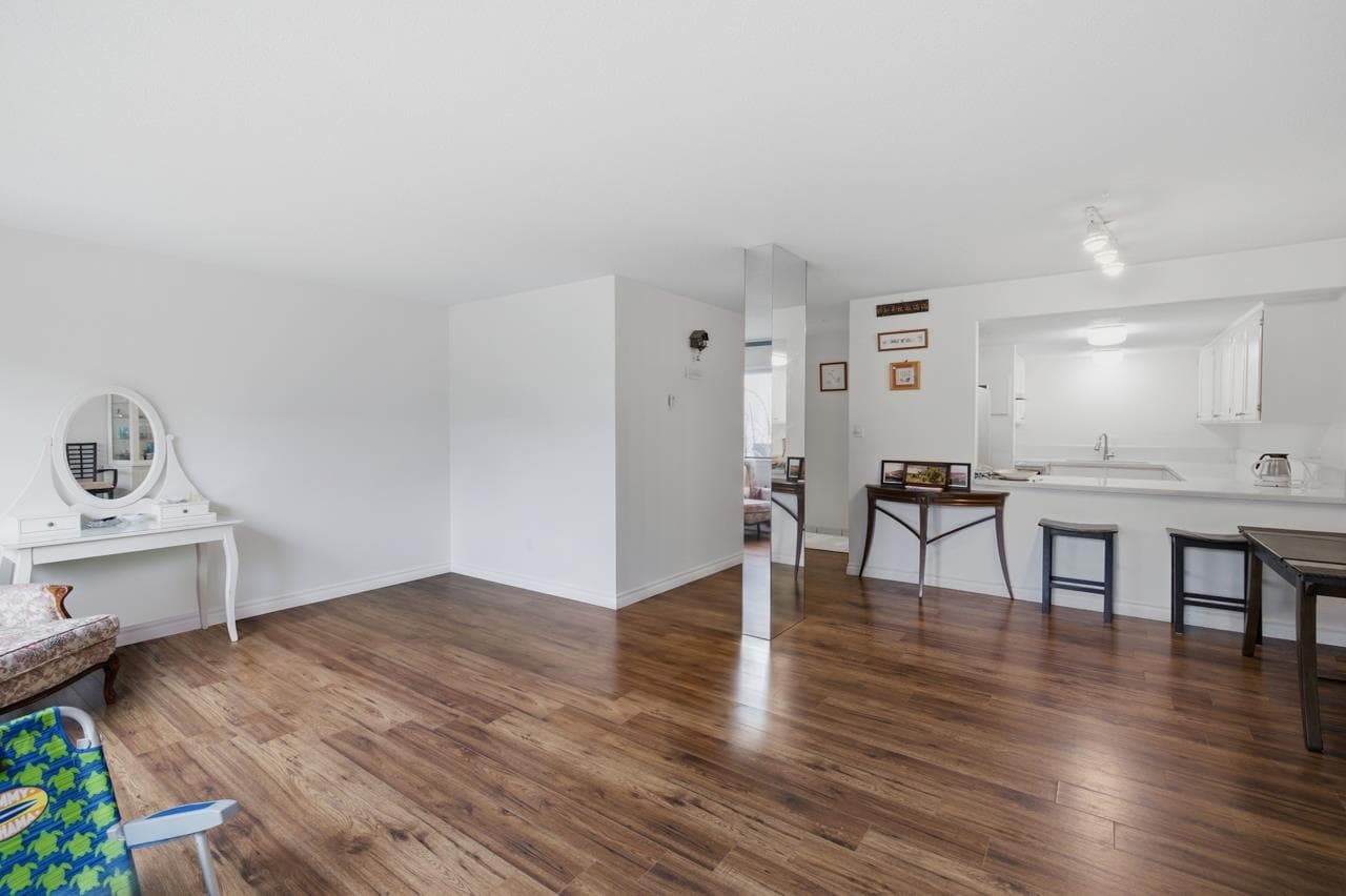8 - 7363 Montecito Drive, Burnaby, V5A 1R4 — photo 5