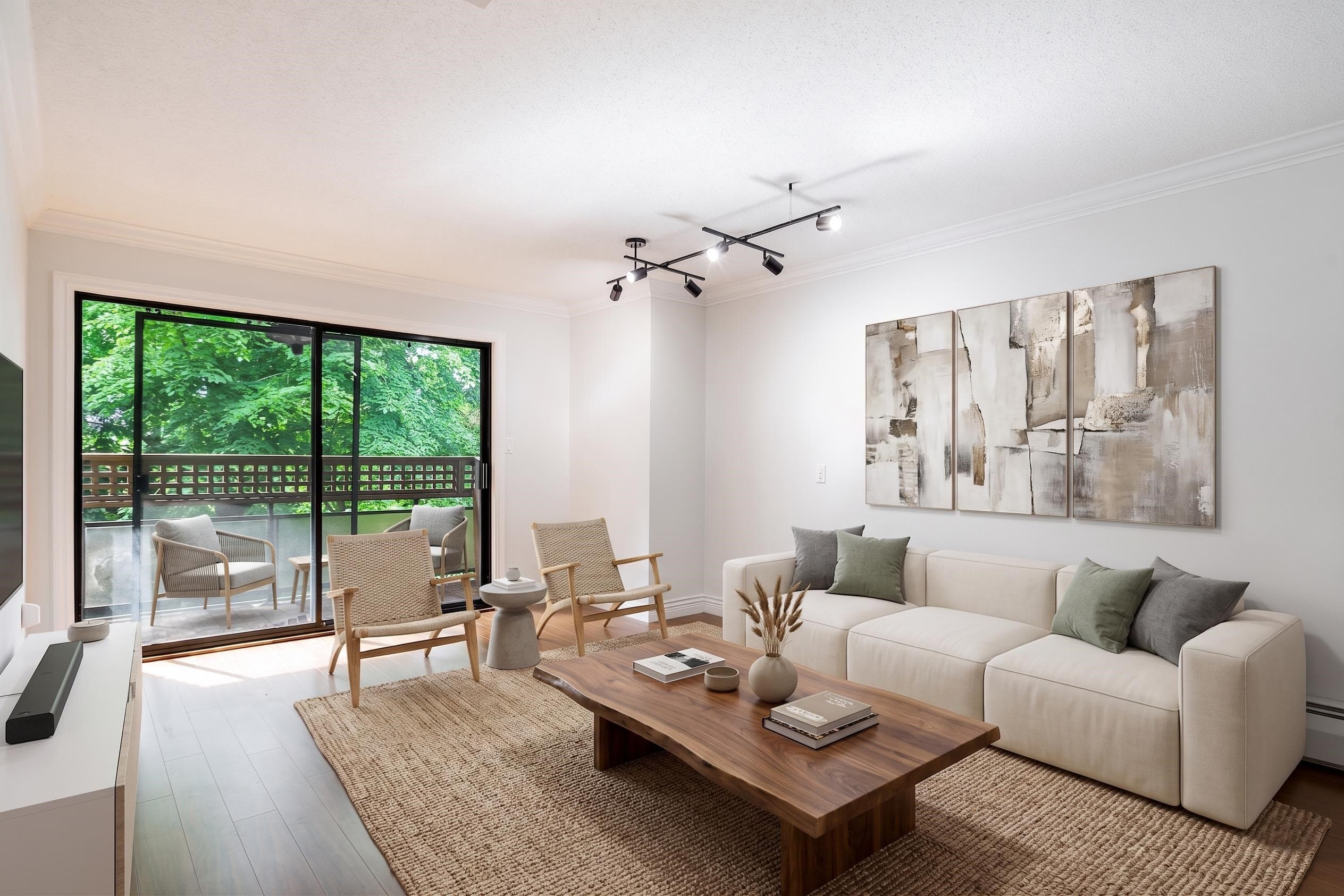 301 - 2320 W 40th Avenue, Vancouver