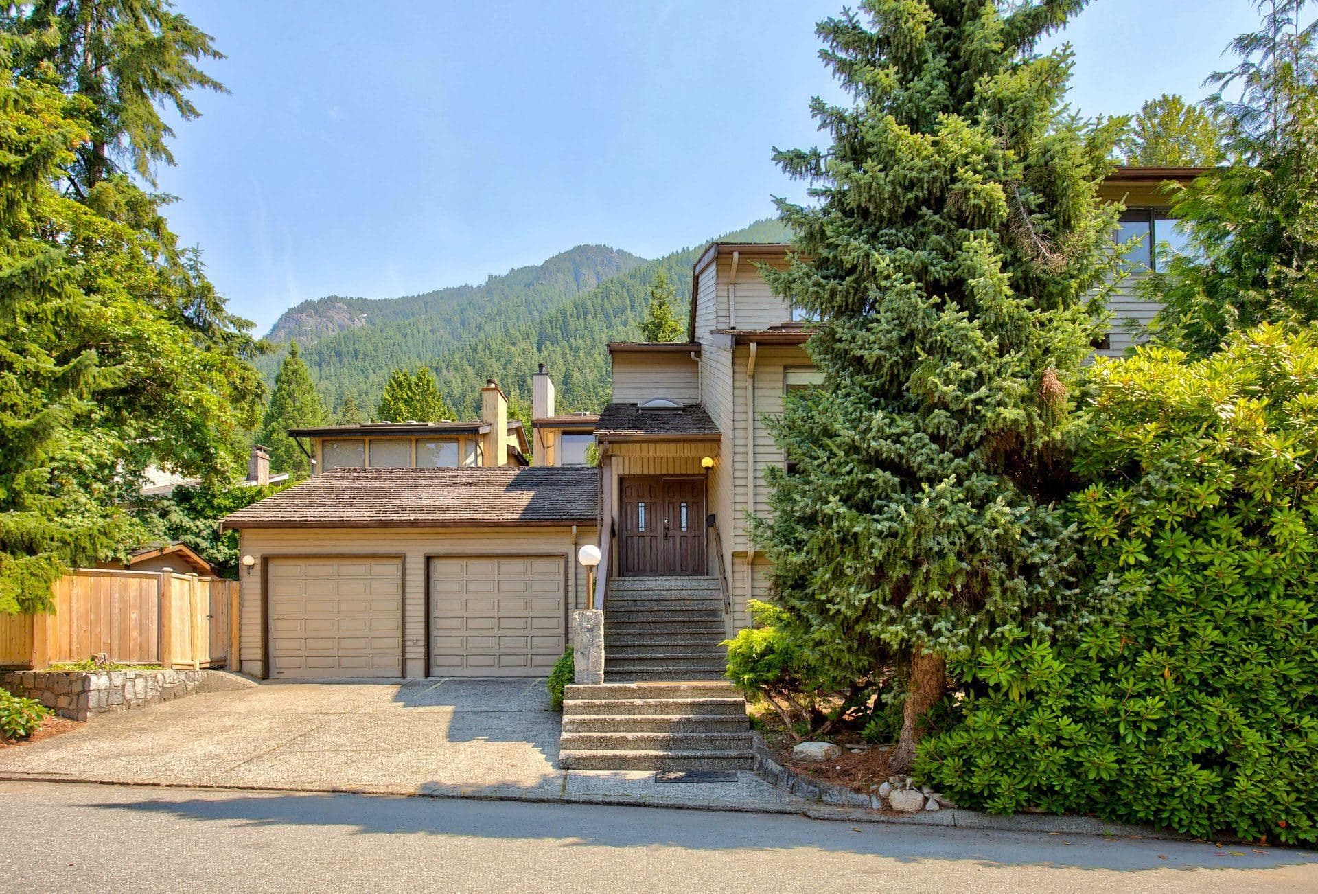 5600 Grousewoods Place, North Vancouver