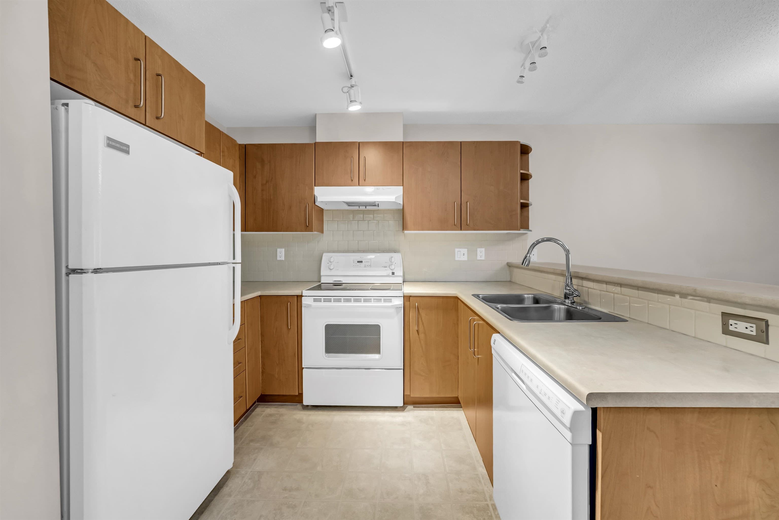 311 - 7330 Salisbury Avenue, Burnaby, V5E 4N8 — photo 3