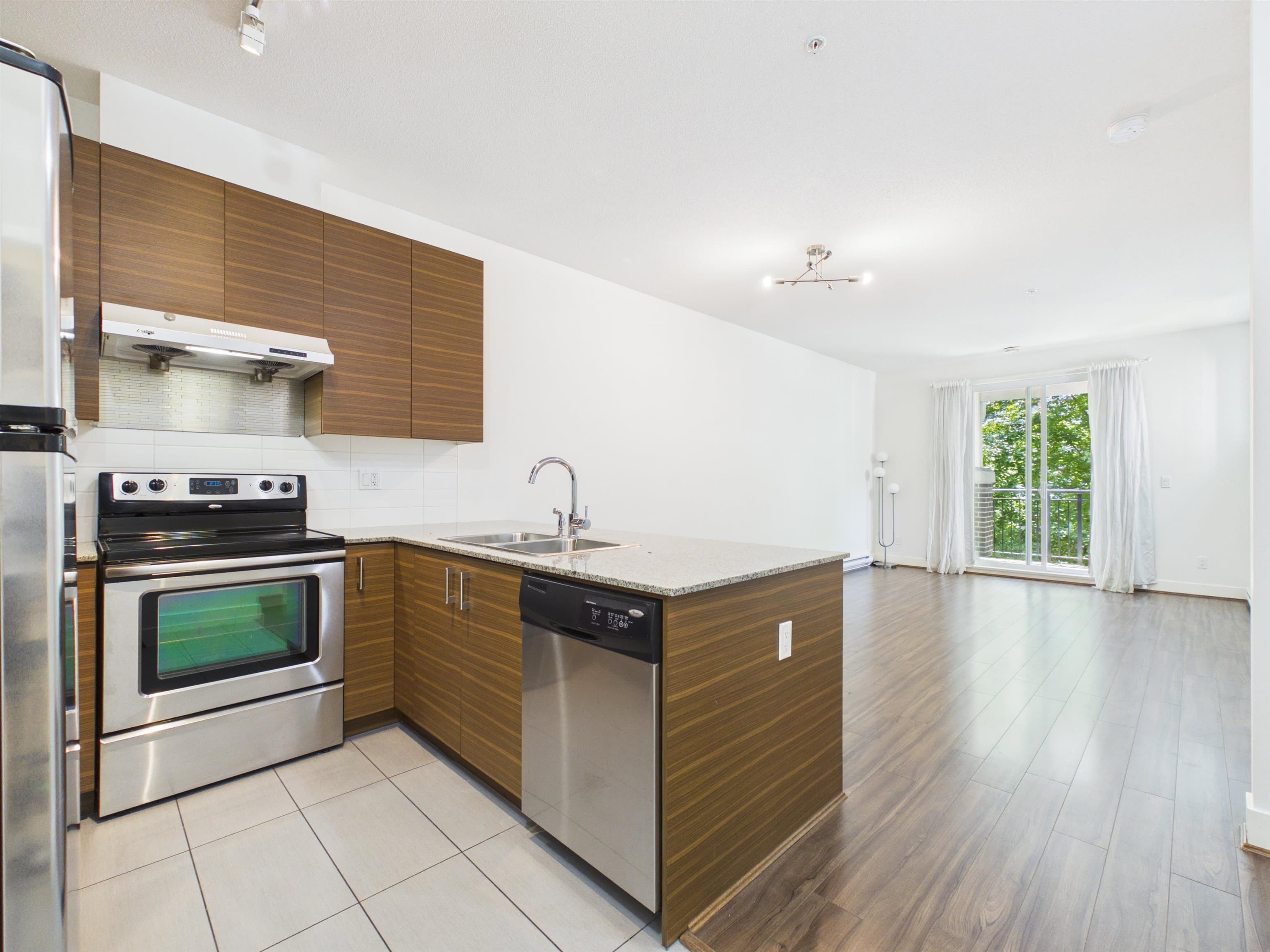 224 - 5788 Sidley Street, Burnaby, V5J 0E4 — photo 5