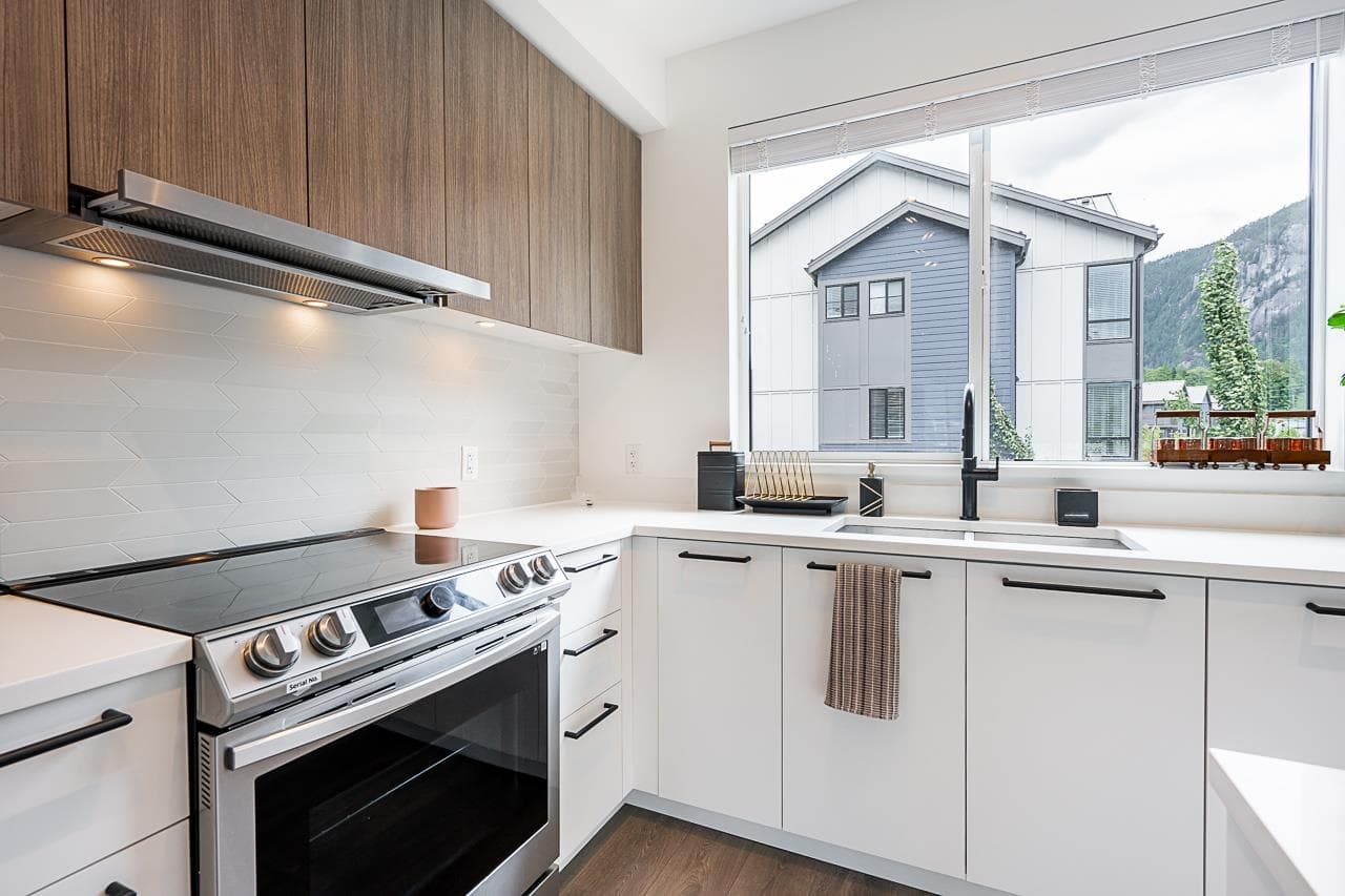 37981 Helm Way, Squamish, V8B 2A1 — photo 5